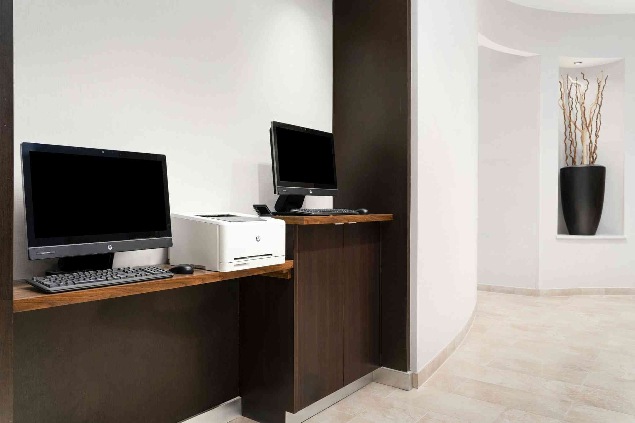 Courtyard by Marriott Charlotte City Center em Charlotte, NC