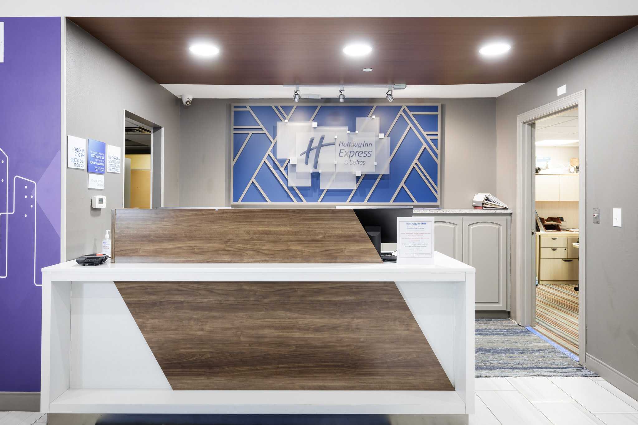 Holiday Inn Express & Suites Zion in ชาวยิว, IL