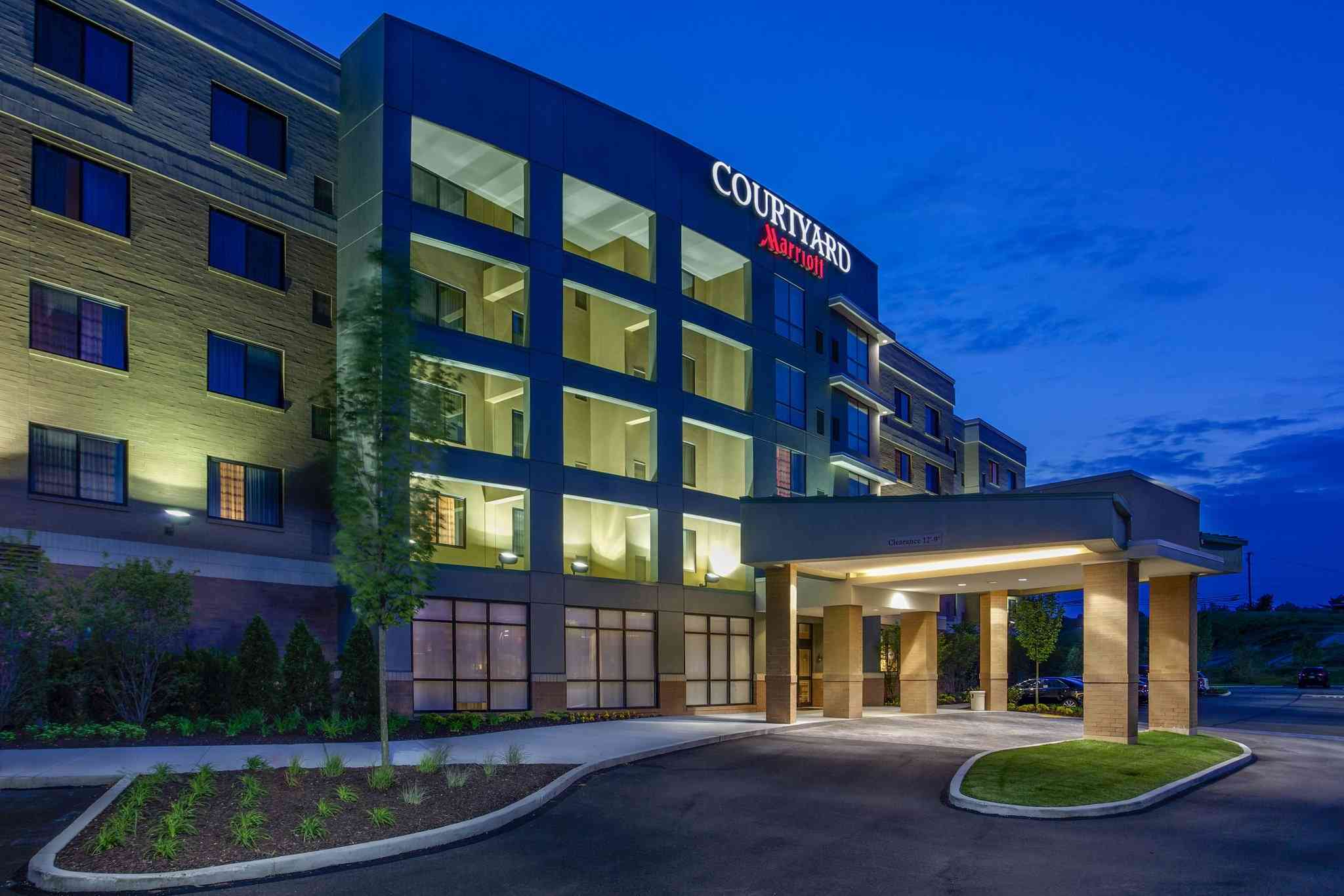 Courtyard by Marriott Pittsburgh North/Cranberry Woods in Cranberry Township, PA