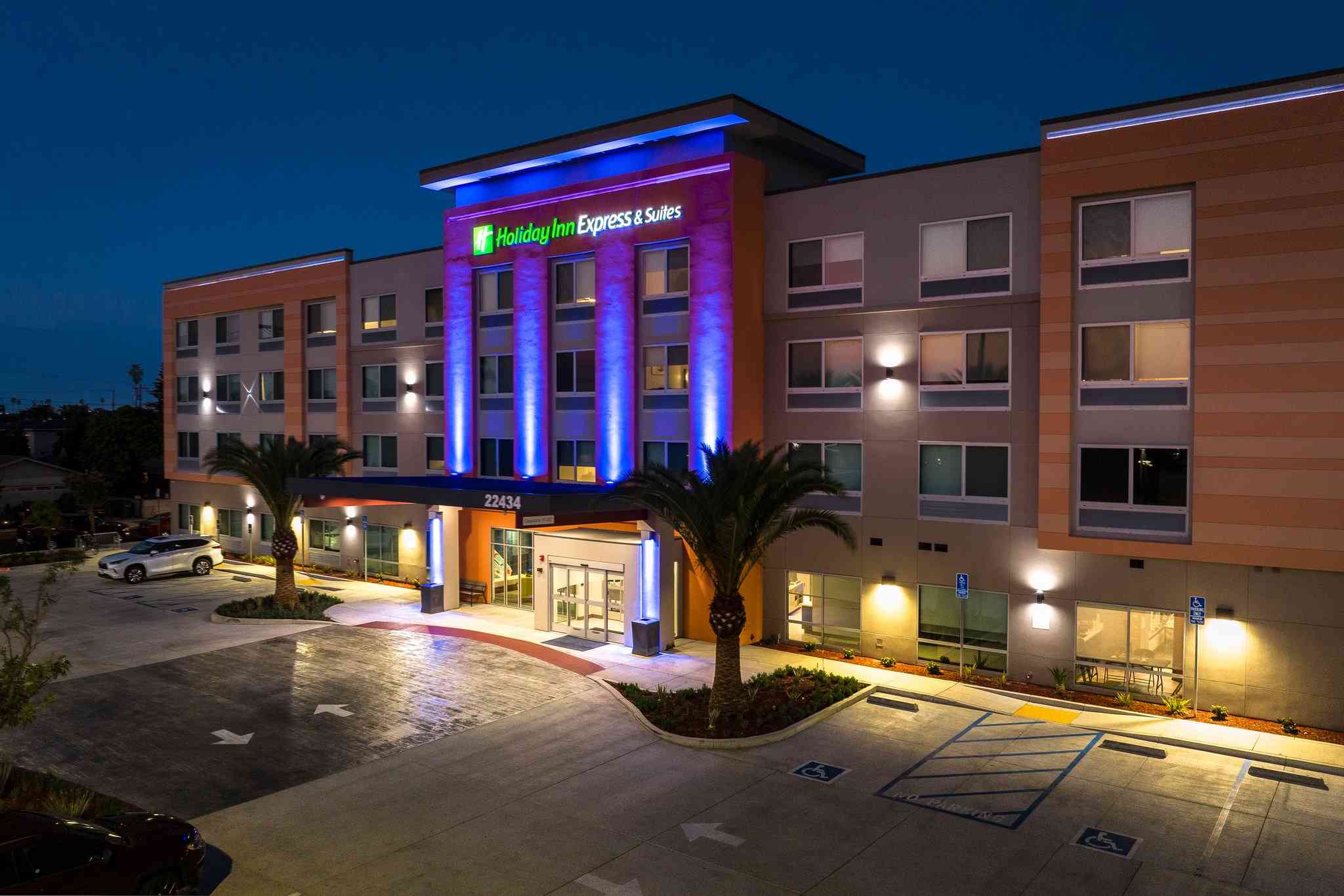Holiday Inn Express & Suites Hawaiian Gardens en Jardines hawaianos, CA