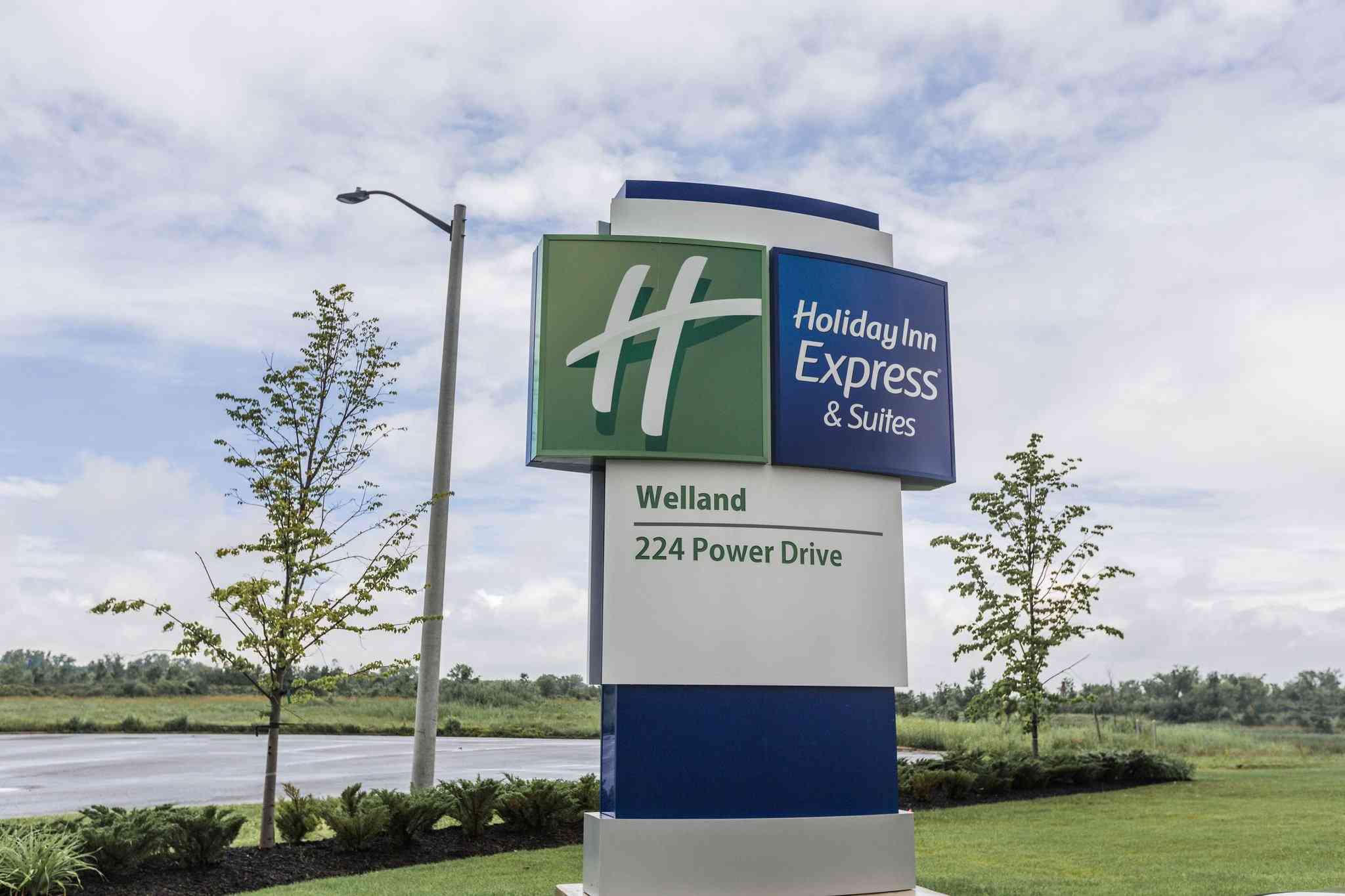 Holiday Inn Express & Suites Welland in เวลแลนด์, ON
