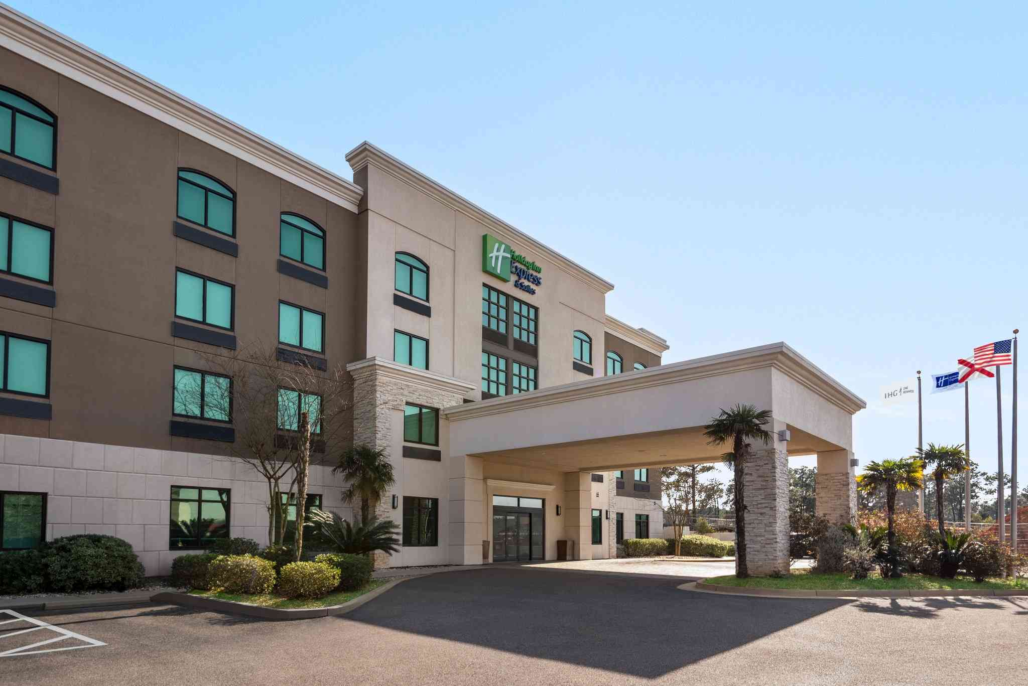 Holiday Inn Express & Suites Mobile West - I-10 в Мобильный, AL