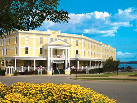 Perry Hotel в Petoskey, MI