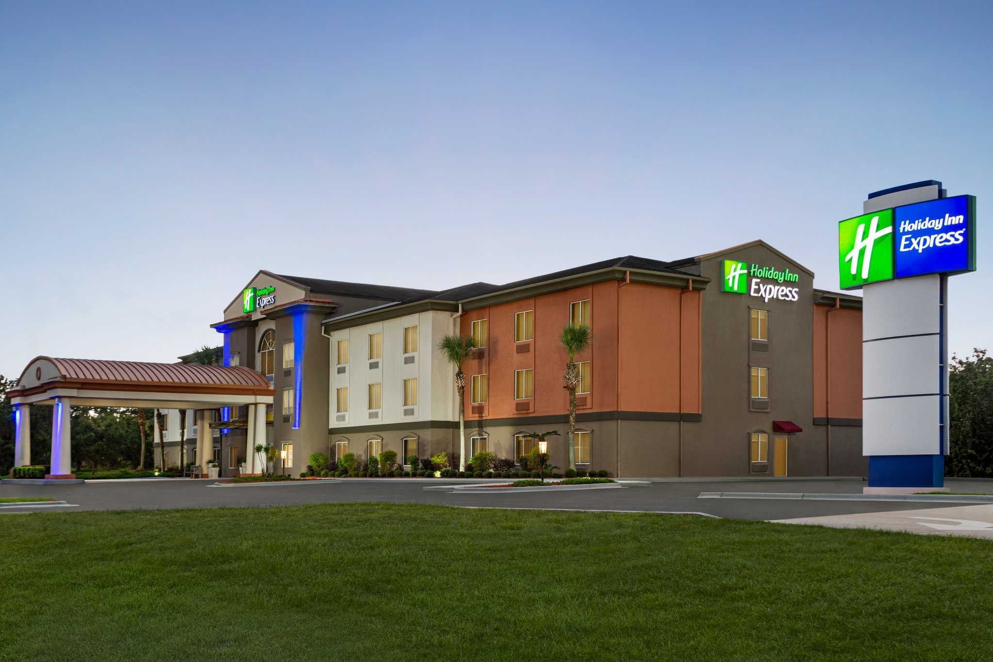 Holiday Inn Express Hotel & Suites Live Oak в Живой дуб, FL