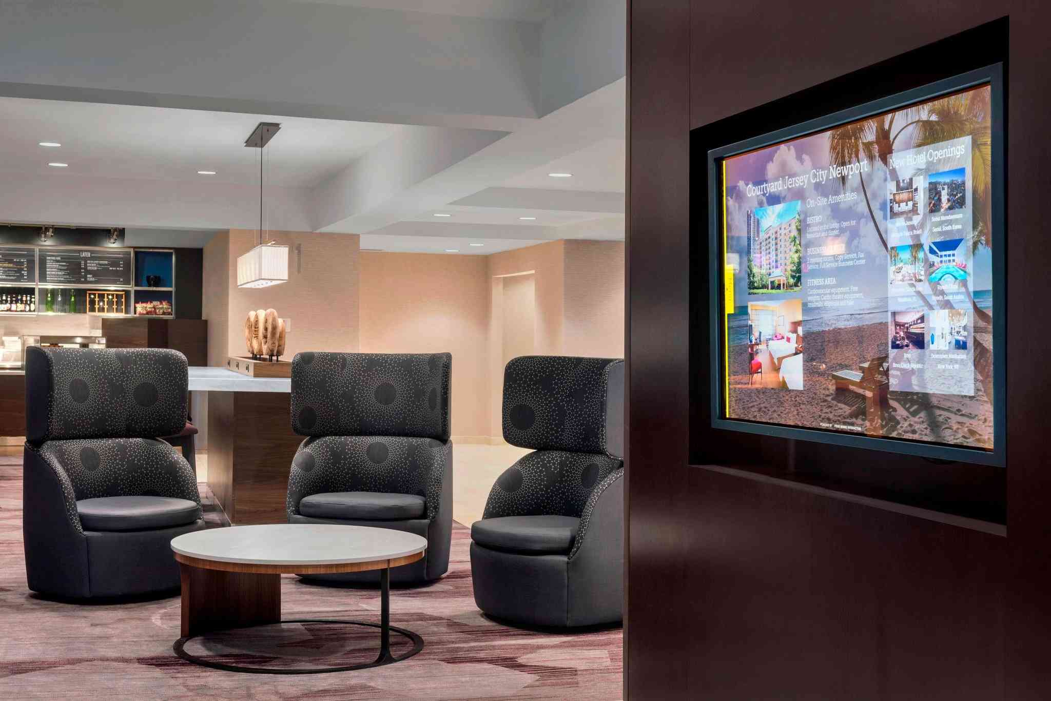 Courtyard by Marriott Jersey City Newport в Jersey City, NJ