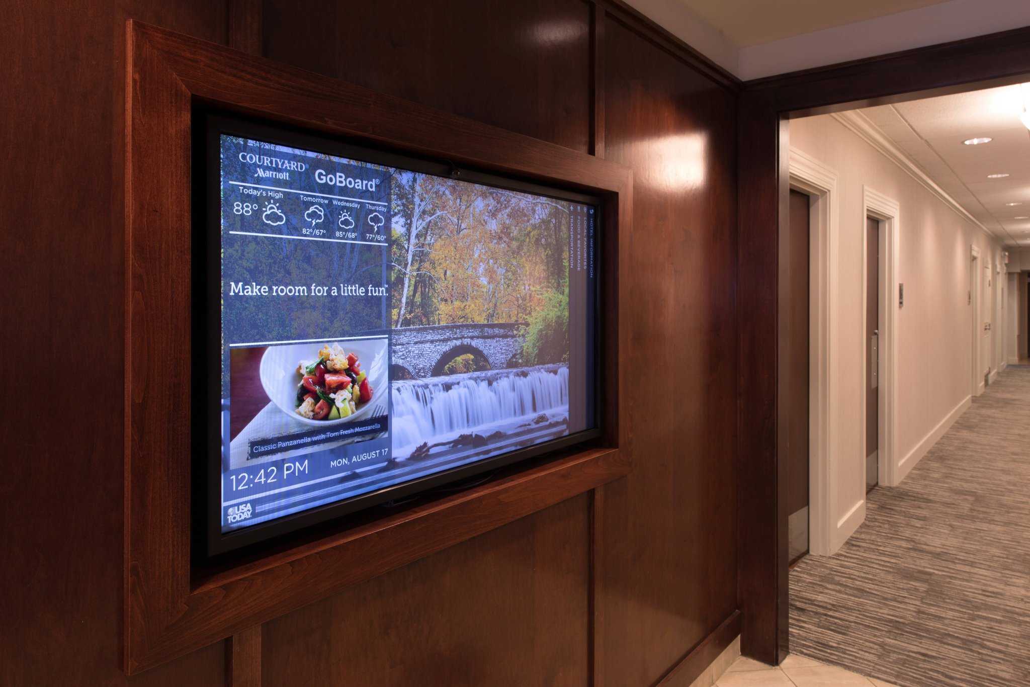 Courtyard by Marriott Canton в North Canton, OH