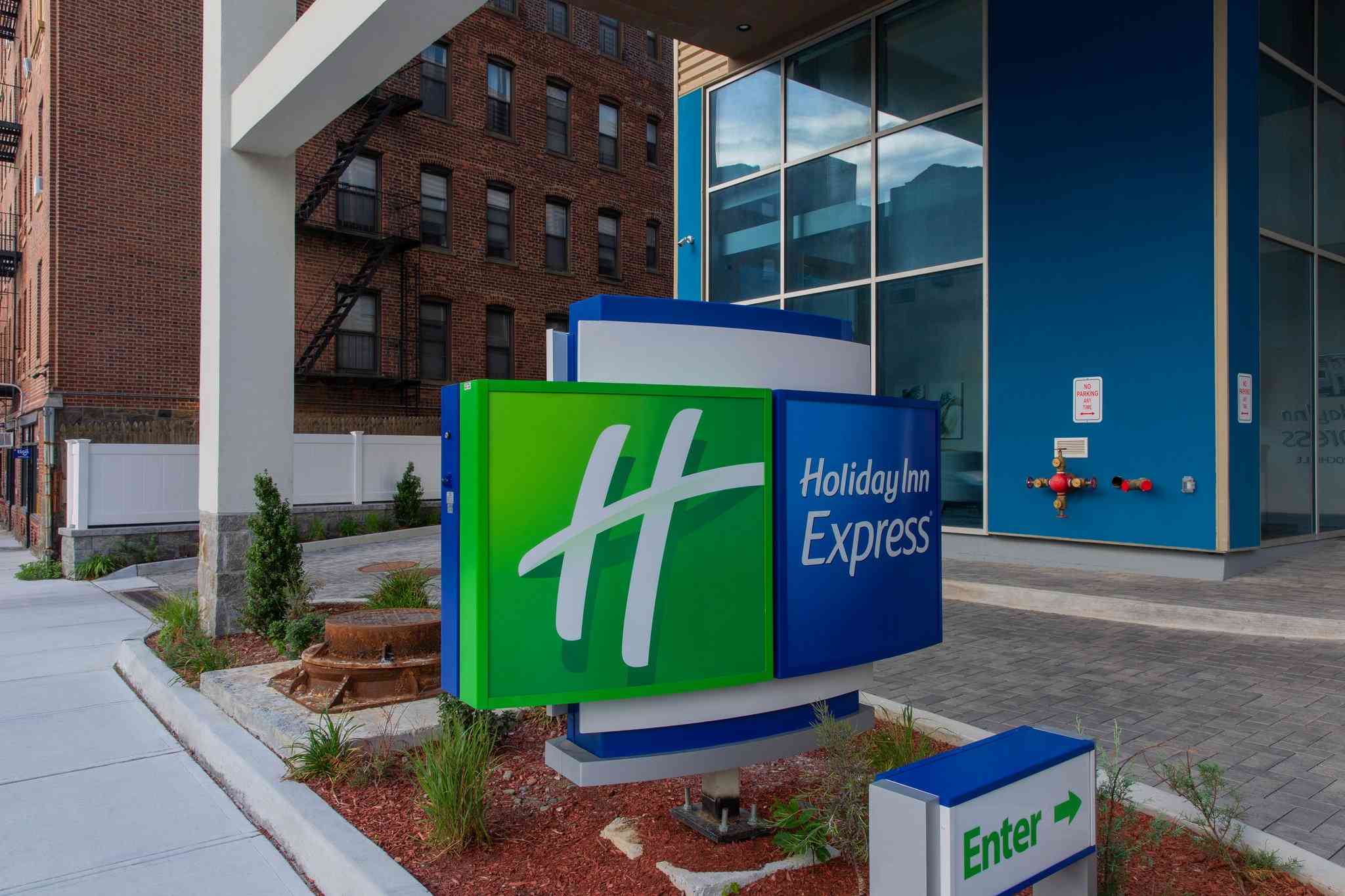 Holiday Inn Express New Rochelle in นิวโรเชลล์, NY