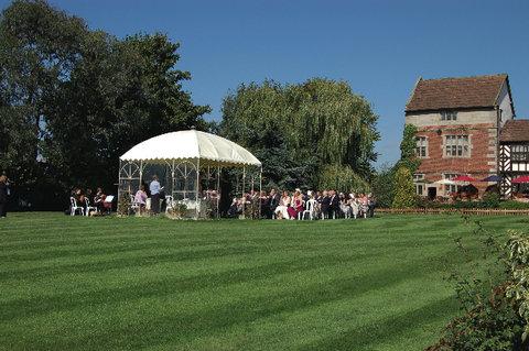 Albright Hussey Manor Hotel & Restaurant в Shrewsbury, GB1