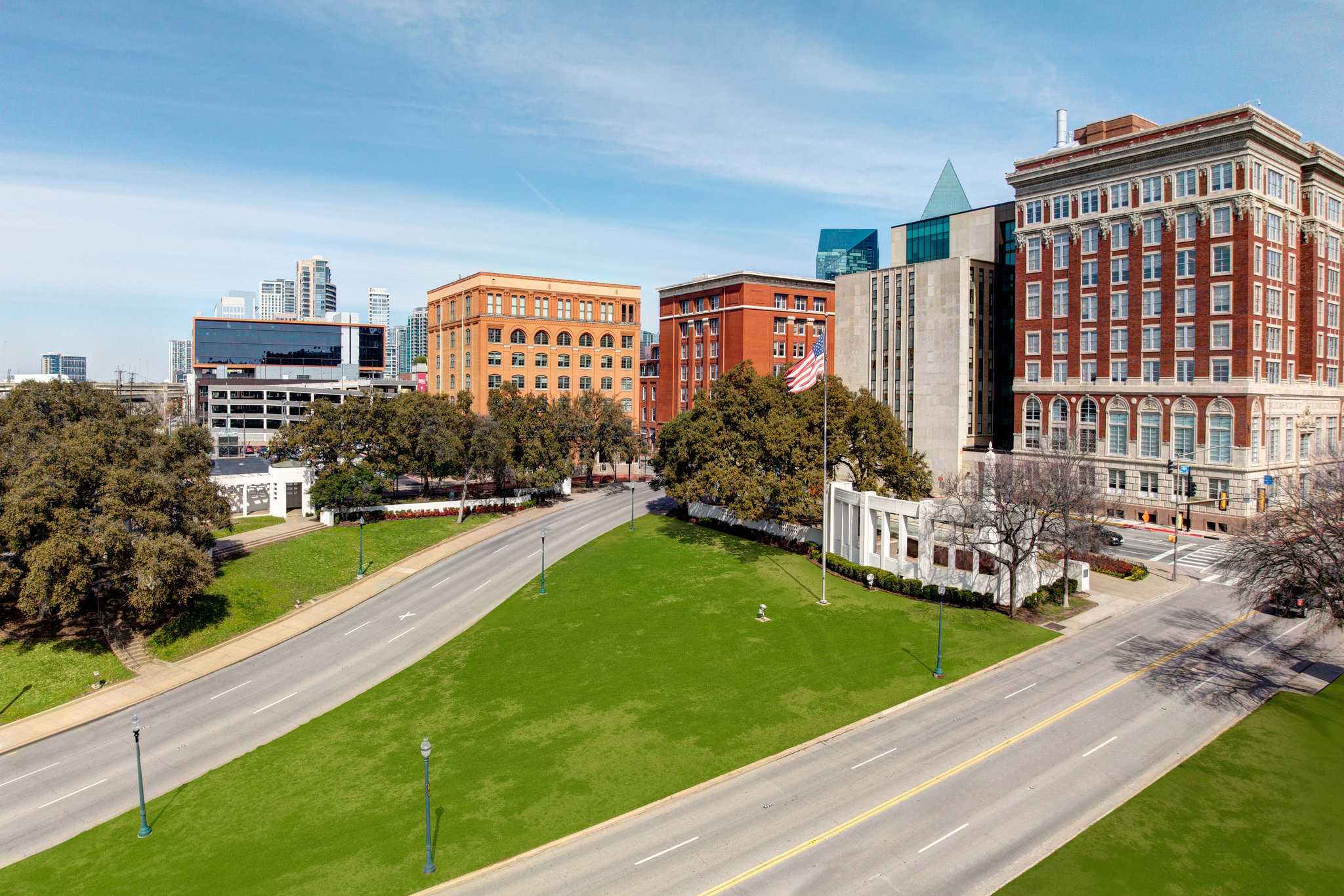 Holiday Inn Express Dallas Downtown в Даллас, TX