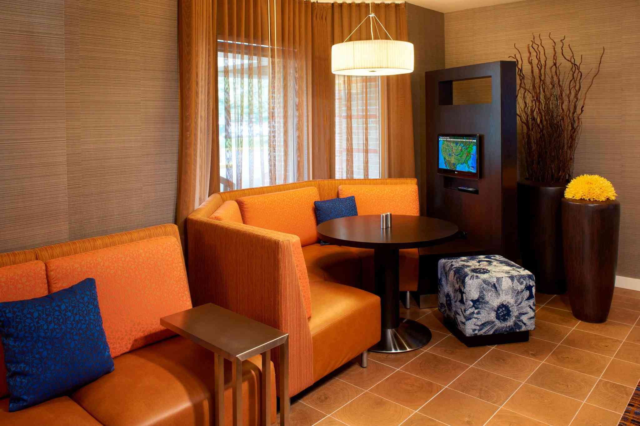 Courtyard by Marriott Cleveland Airport South in Middleburg Heights, OH