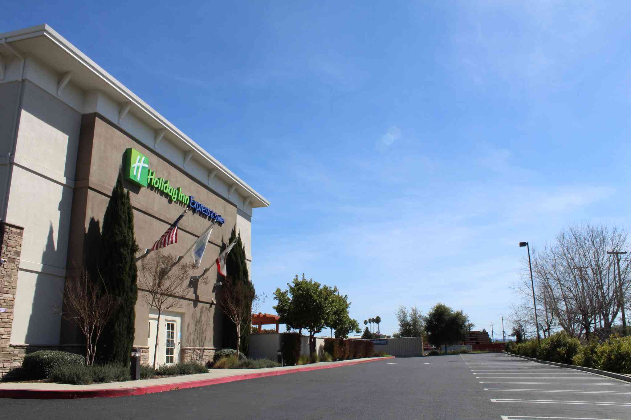 Holiday Inn Express & Suites Napa Valley-American Canyon в Американский каньон, CA