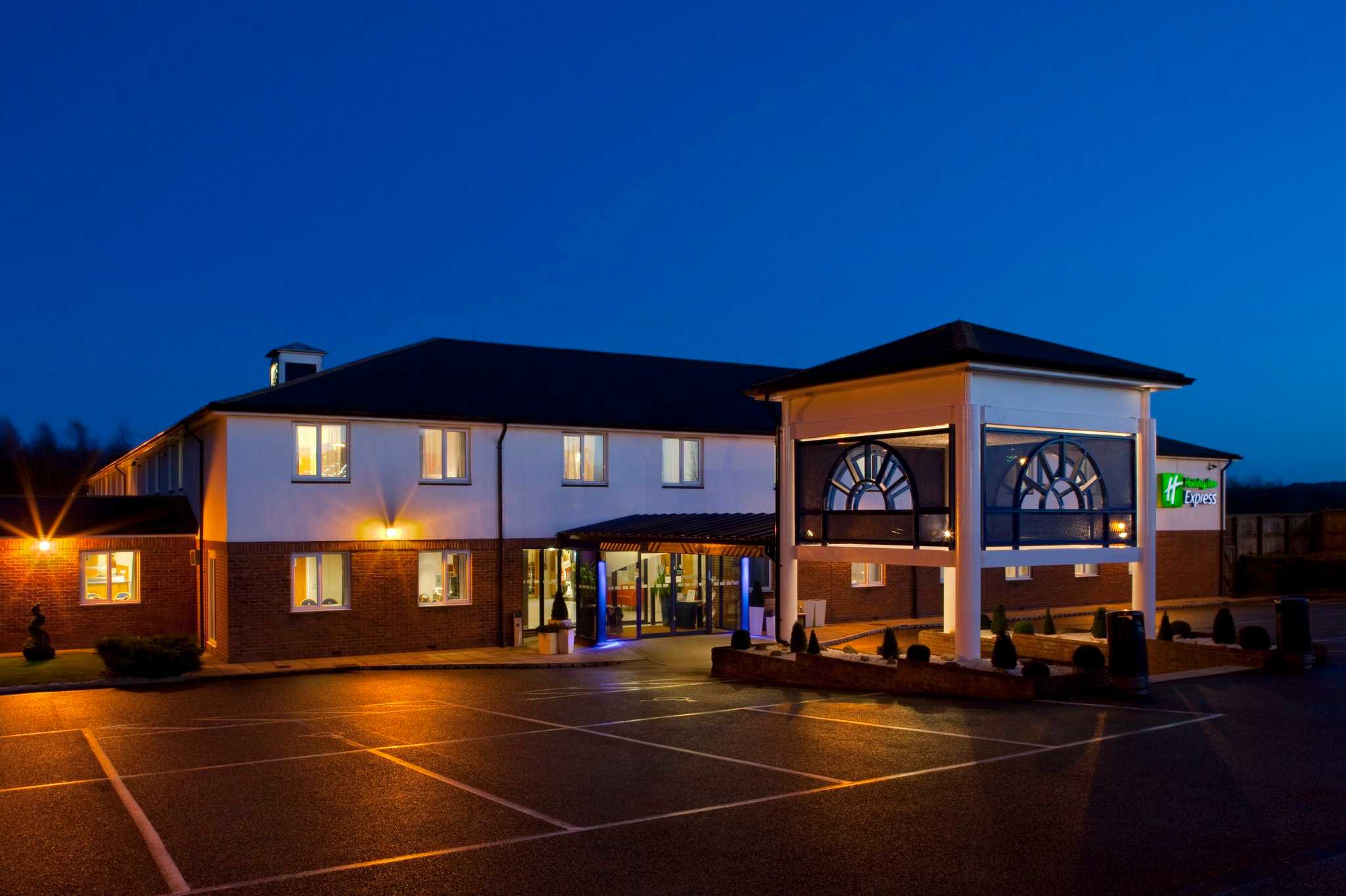 Holiday Inn Express Canterbury в Кентербери, GB1