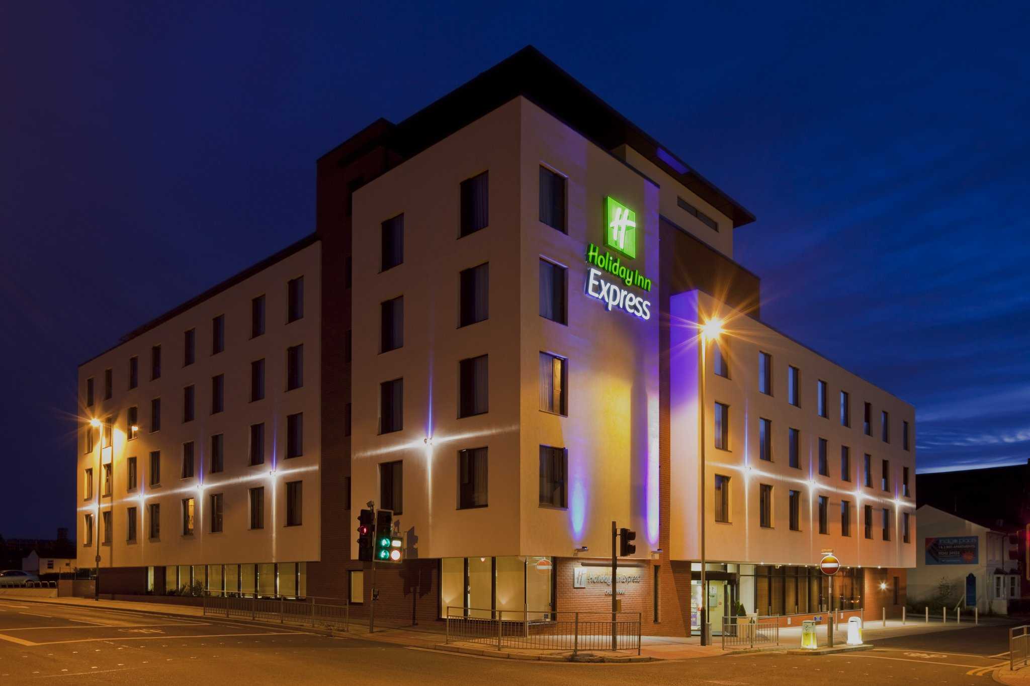 Holiday Inn Express Cheltenham Town Centre à Cheltenham, GB1