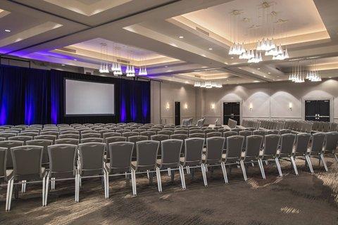 Renaissance Chicago O'Hare Suites Hotel в Chicago, IL