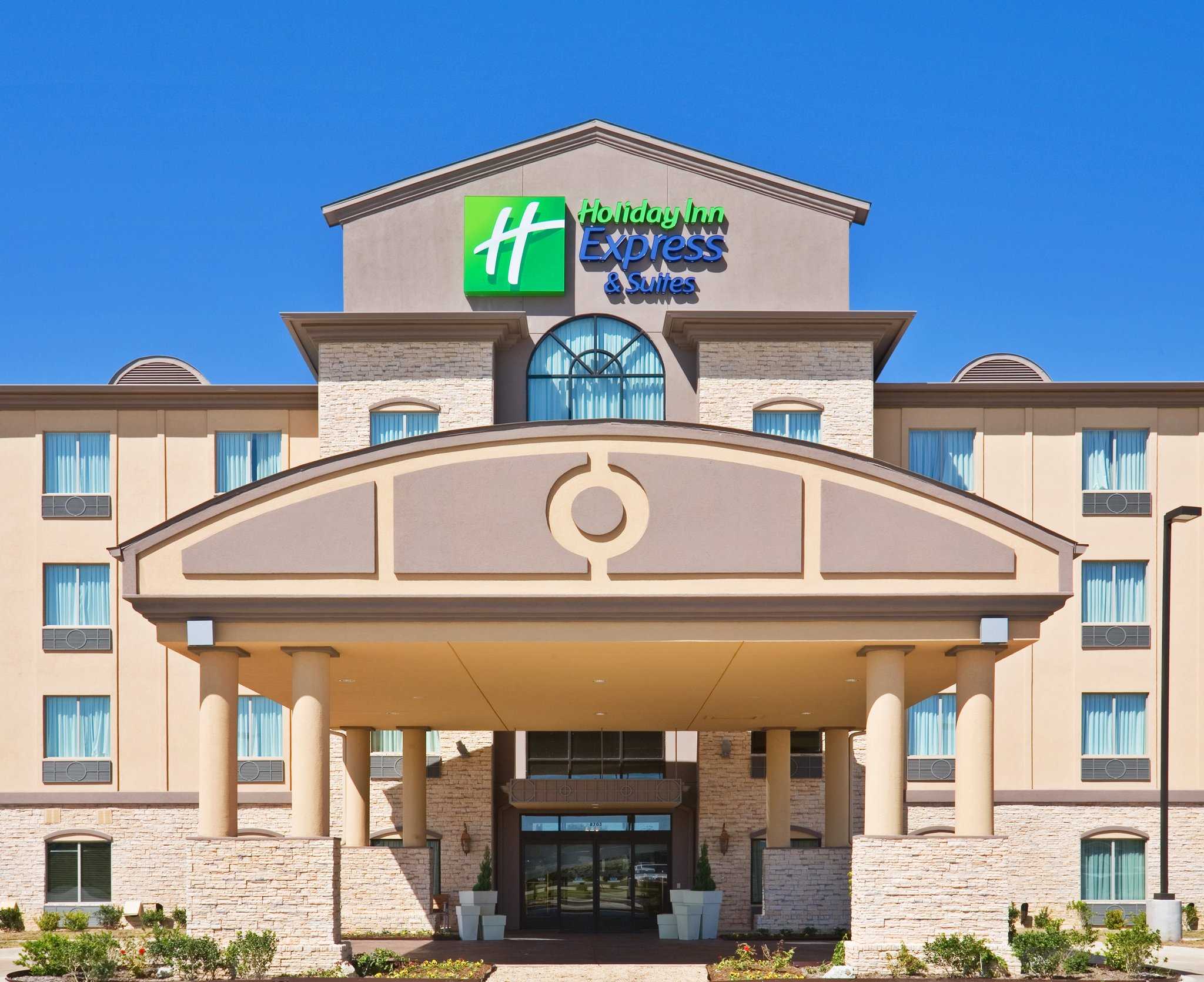 Holiday Inn Express Hotel & Suites Dallas East in ดัลลัส, TX