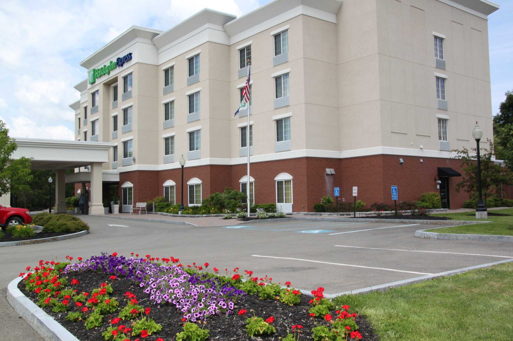 Holiday Inn Express Cortland в Кортленд, NY