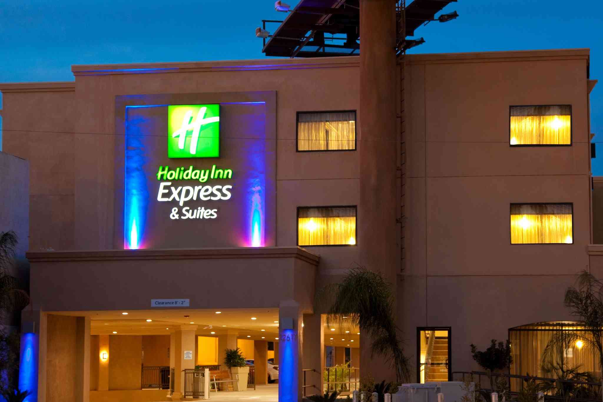 Holiday Inn Express Hotel & Suites Woodland Hills à Collines boisées, CA