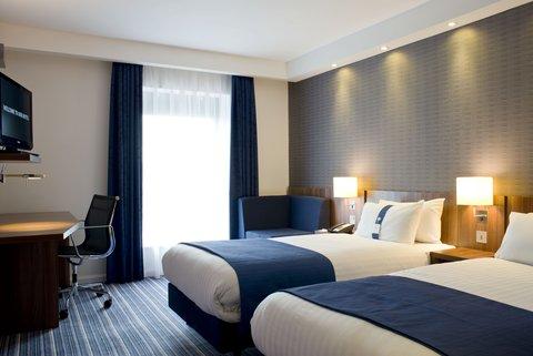 Holiday Inn Express Dunstable в Данстейбл, GB1