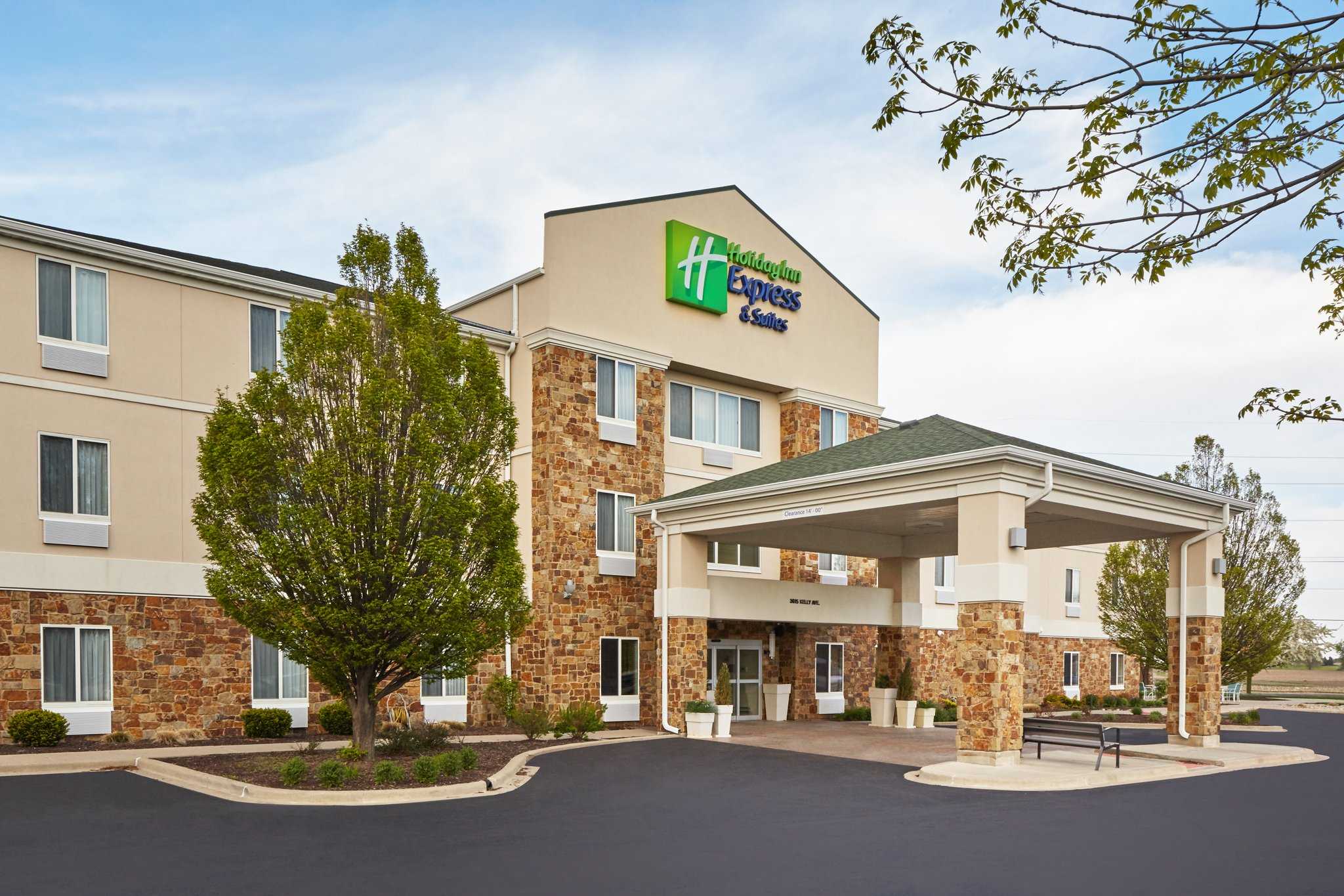 Holiday Inn Express Hotel & Suites Pekin (Peoria Area) в Пекин, IL