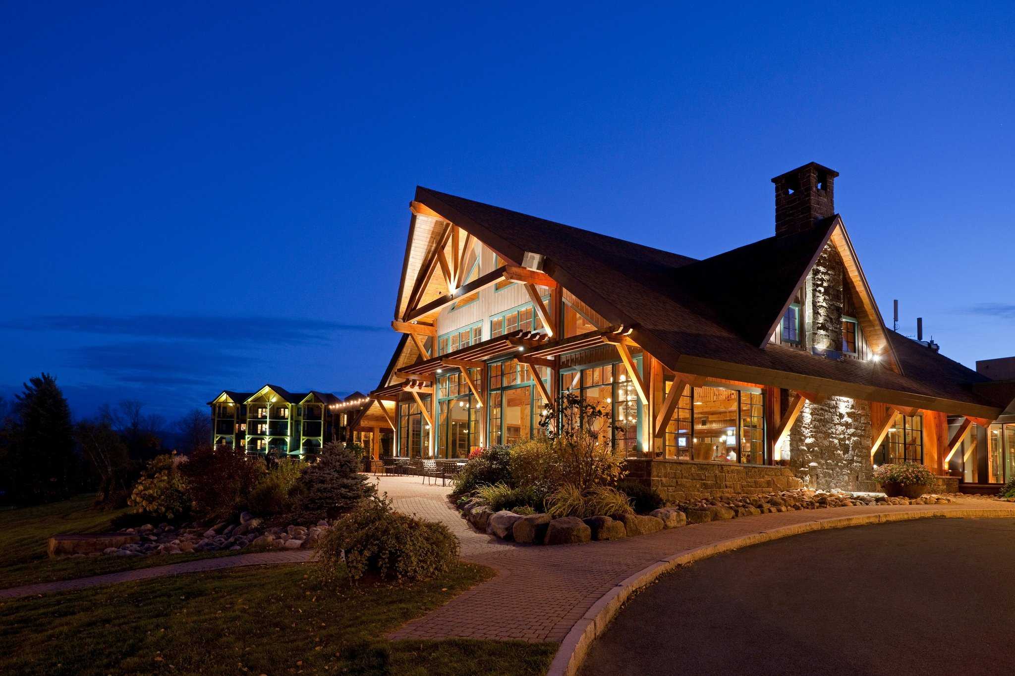 Crowne Plaza Lake Placid в Лейк-Плэсид, NY
