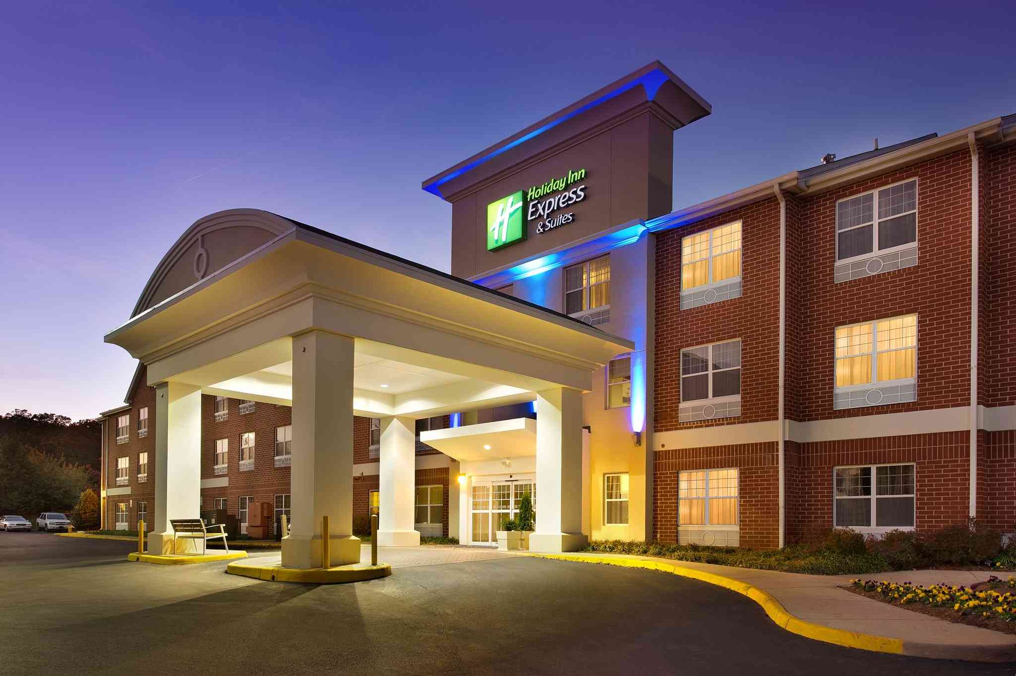 Holiday Inn Express & Suites Manassas в Манассас, VA