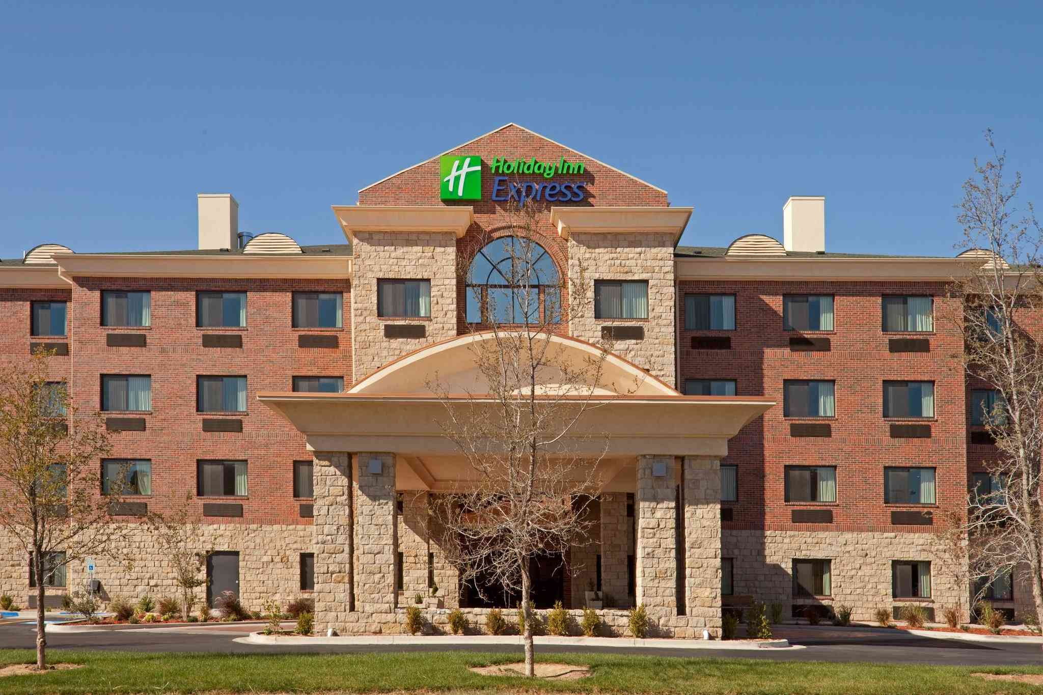 Holiday Inn Express Hotel & Suites Lubbock West в Лаббок, TX