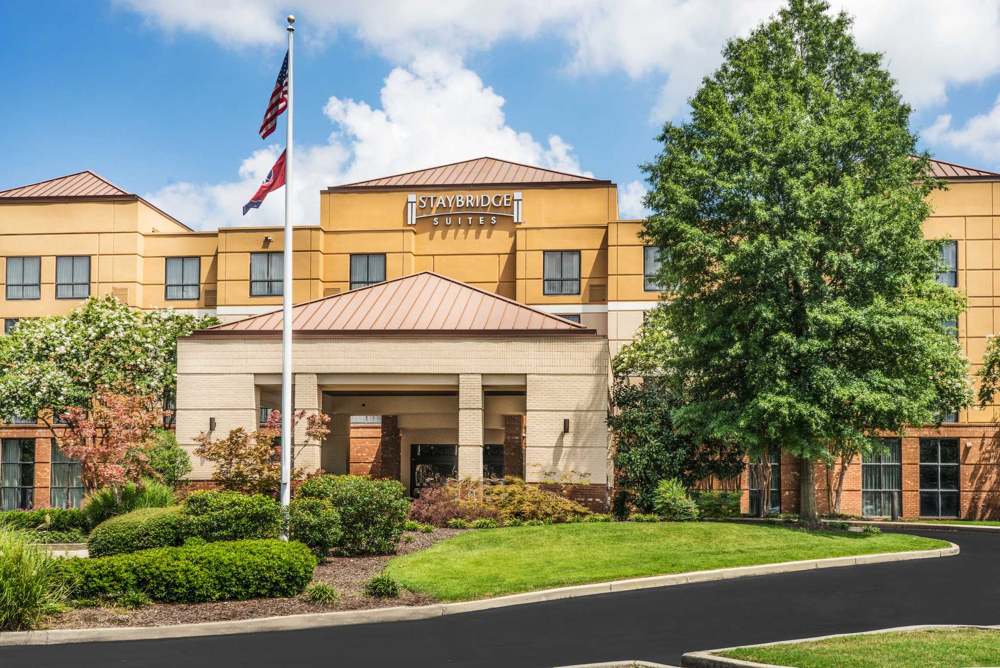 Staybridge Suites Memphis-Poplar Ave East в Мемфис, TN