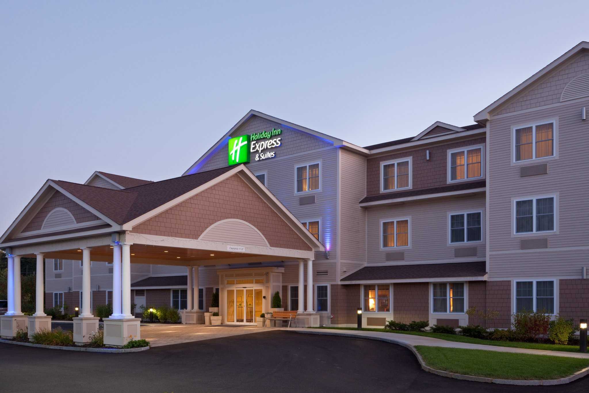 Holiday Inn Express Hotel & Suites Tilton in ทิลตัน, NH