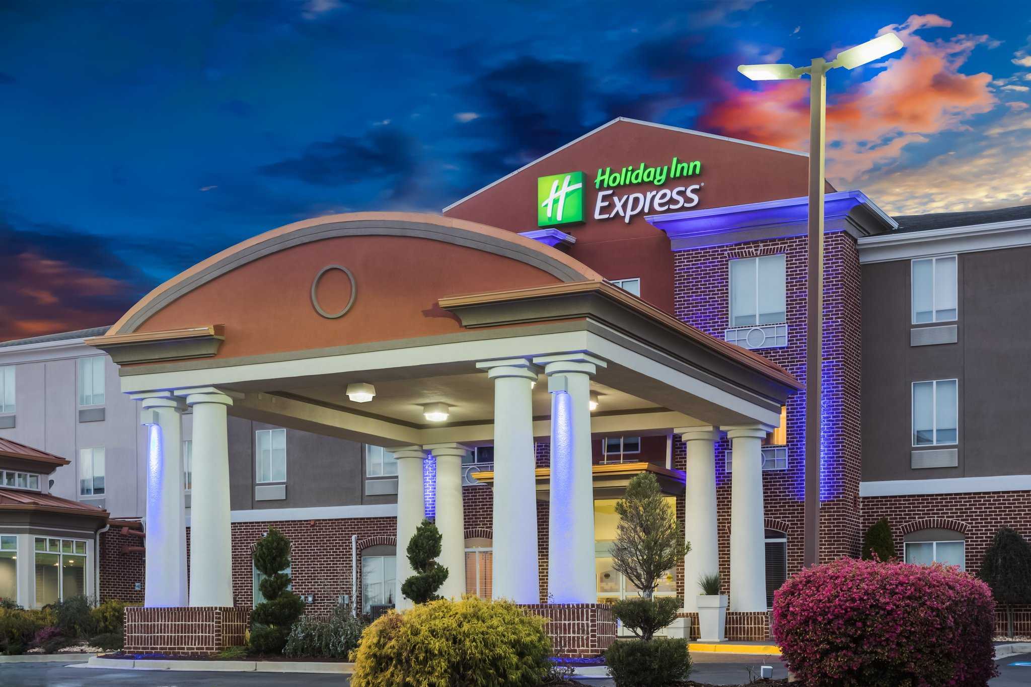 Holiday Inn Express Hotel & Suites Bremen в Бремен, GA