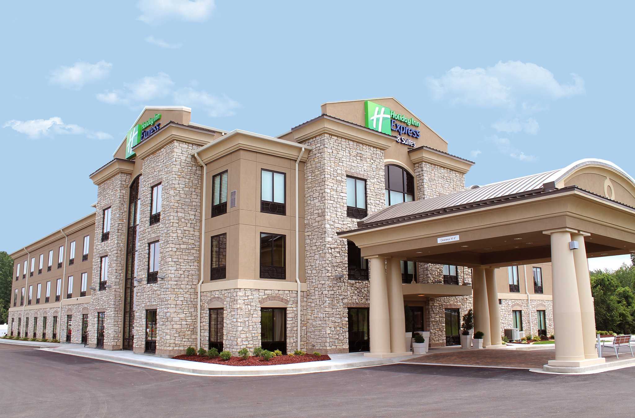 Holiday Inn Express & Suites Paducah Hotel in ปาดูคาห์, KY