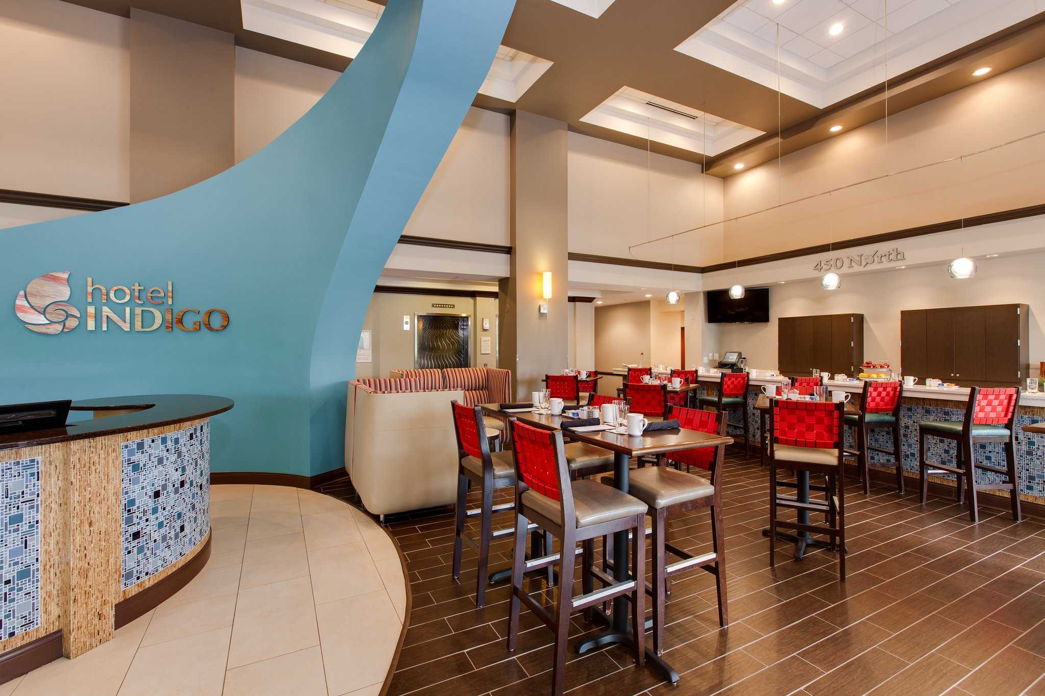 Hotel Indigo Chicago-Vernon Hills, an IHG Hotel in เวอร์นอน ฮิลล์, IL