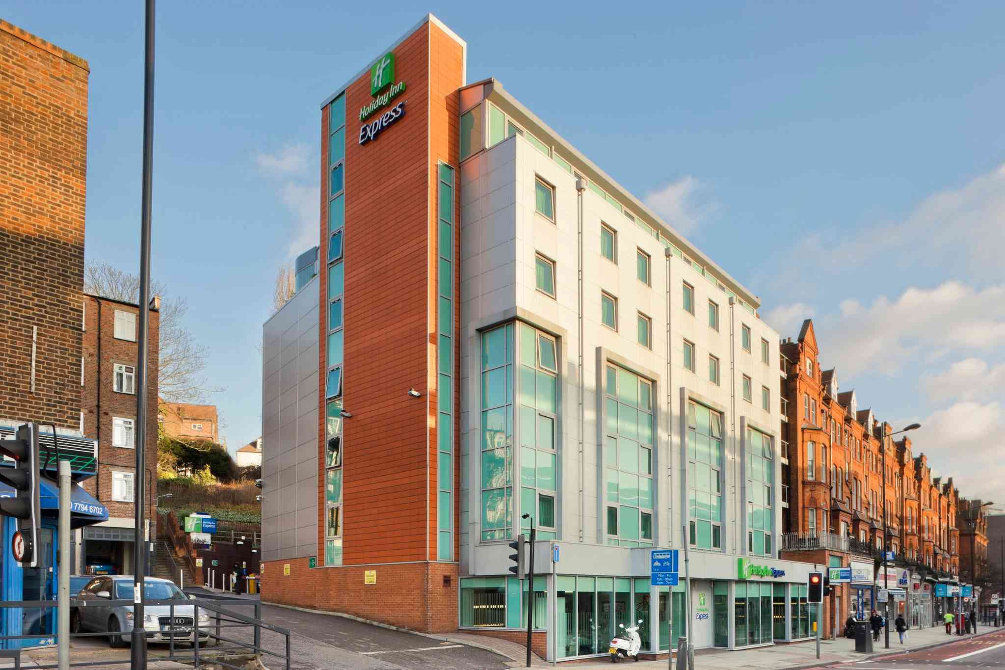 Holiday Inn Express London-Swiss Cottage i london, GB1