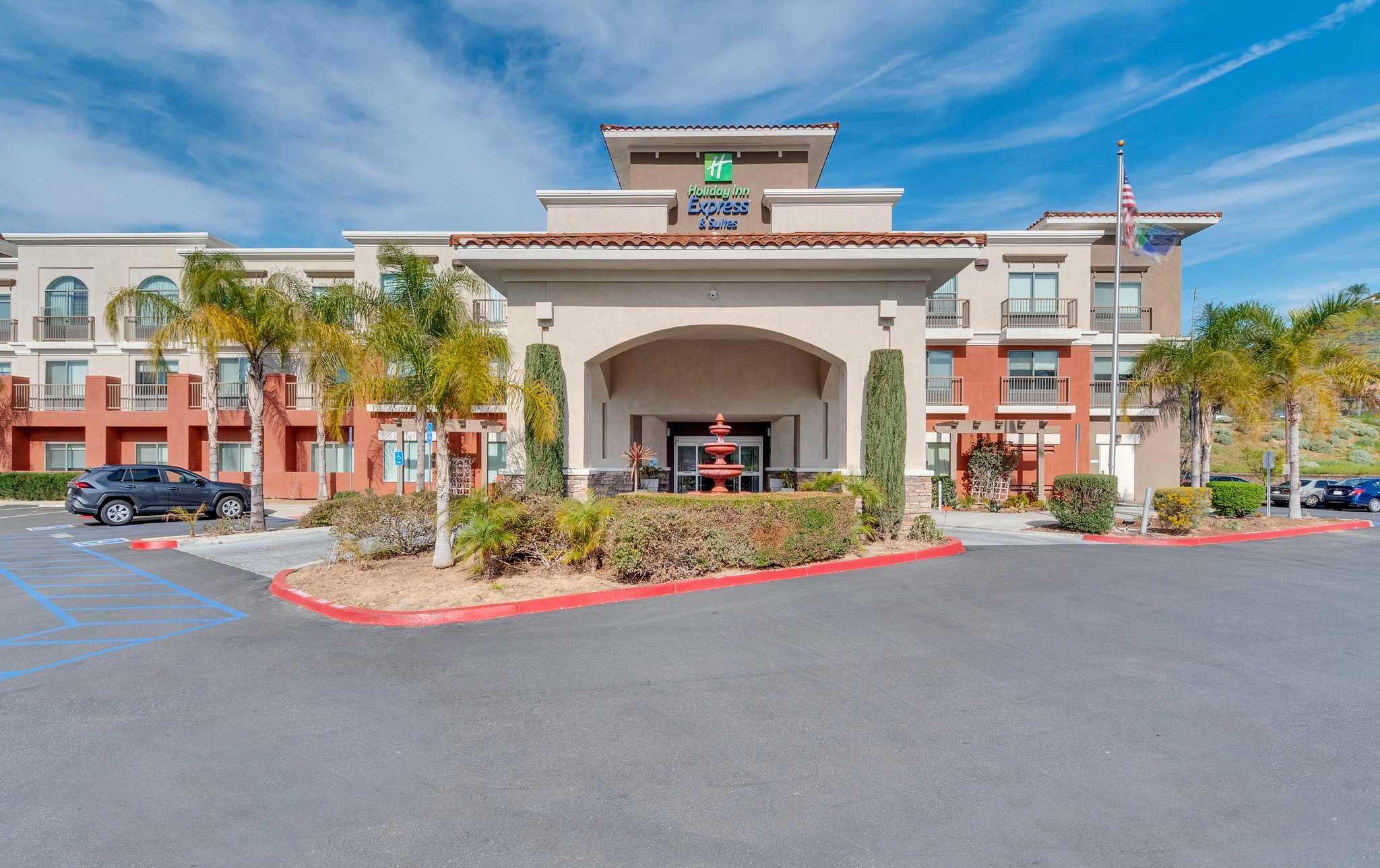 Holiday Inn Express Hotel & Suites Lake Elsinore en Lago Elsinore, CA