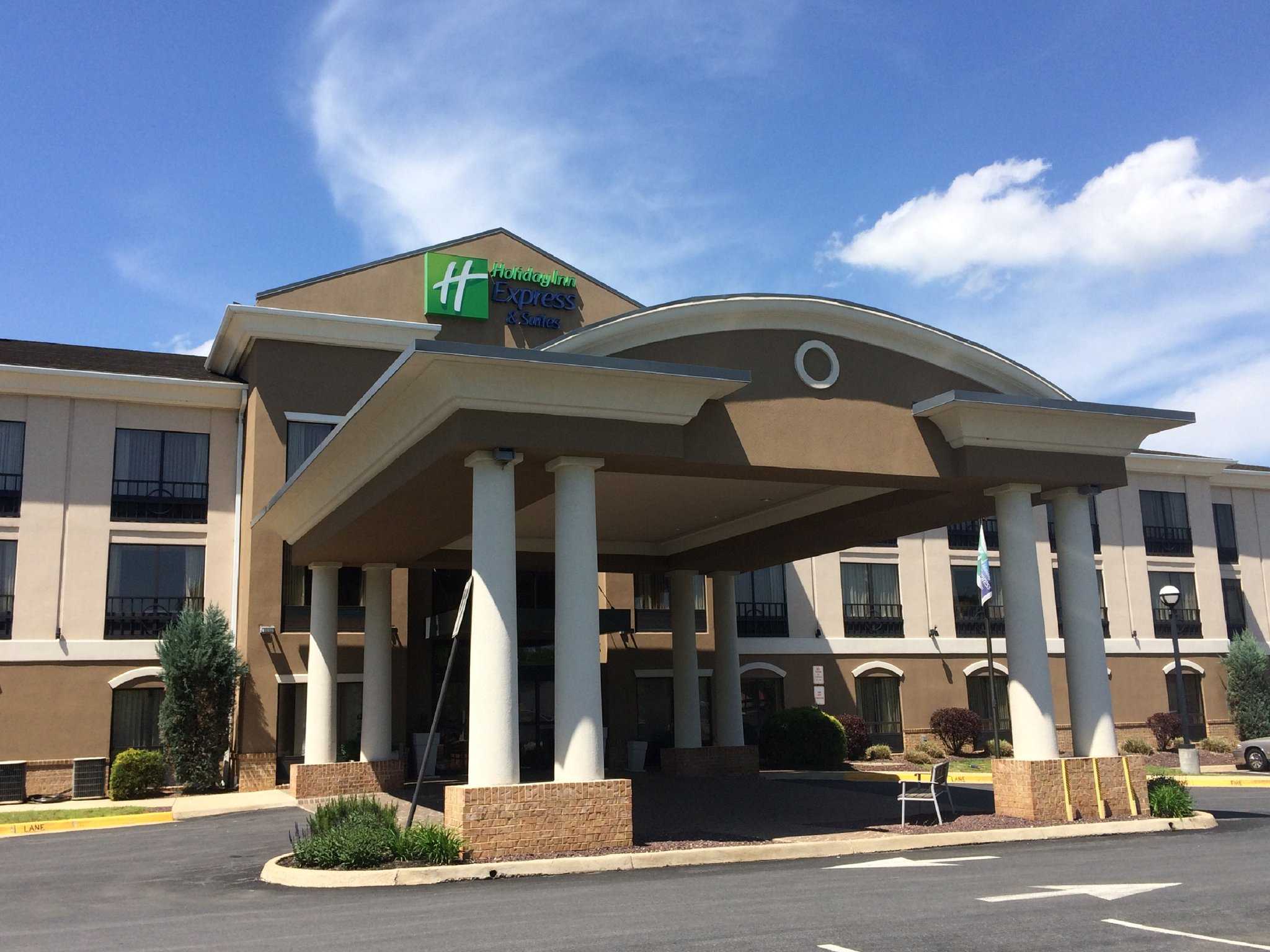 Holiday Inn Express Hotel & Suites Winchester в Винчестер, VA