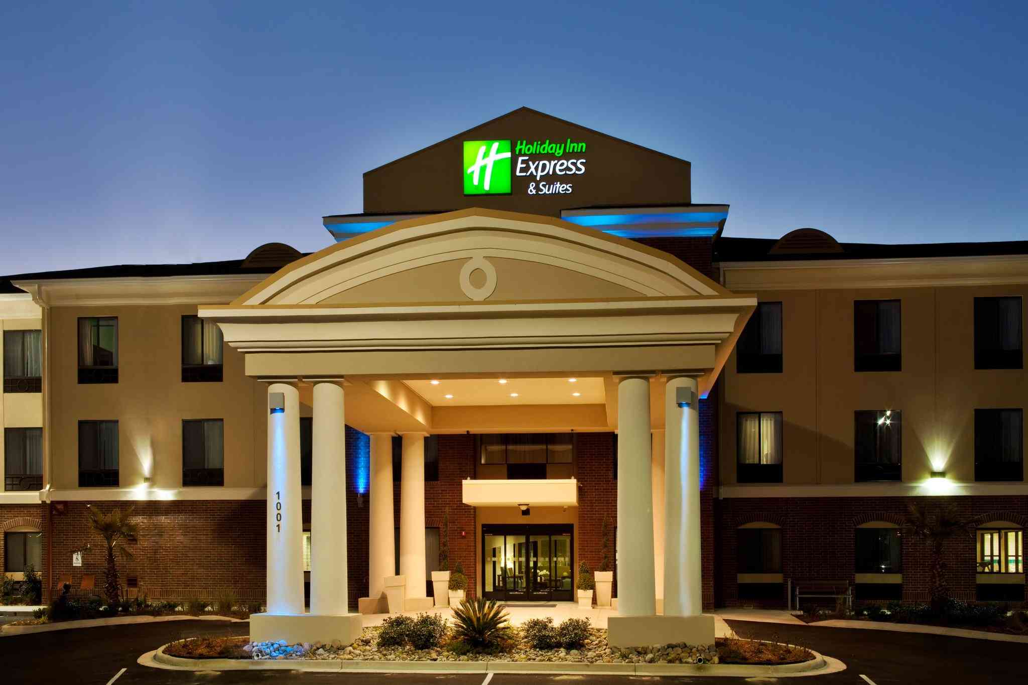 Holiday Inn Express Hotel & Suites Picayune в Пикаюн, MS