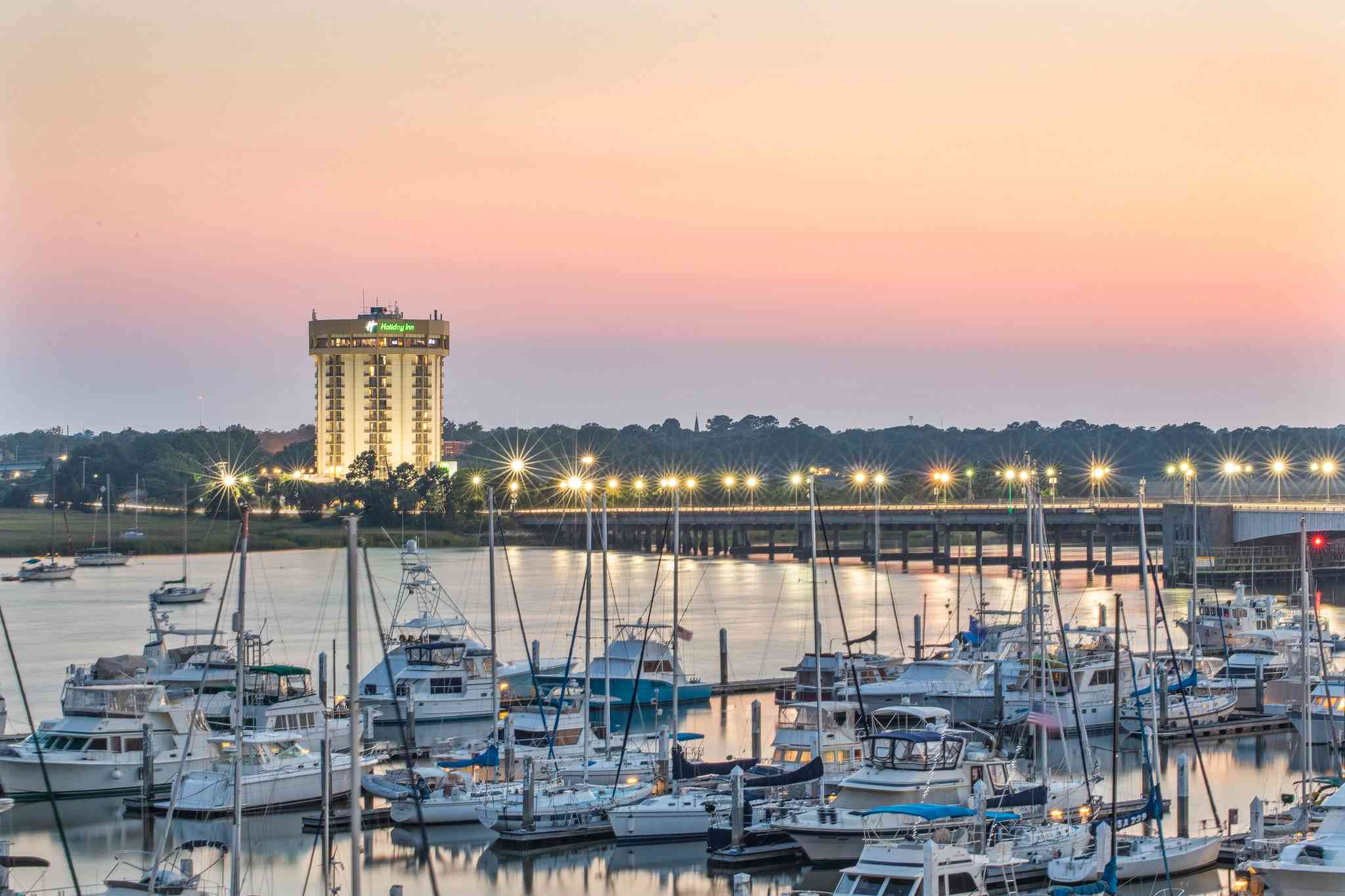 Holiday Inn Charleston-Riverview in ชาร์ลสตัน, SC