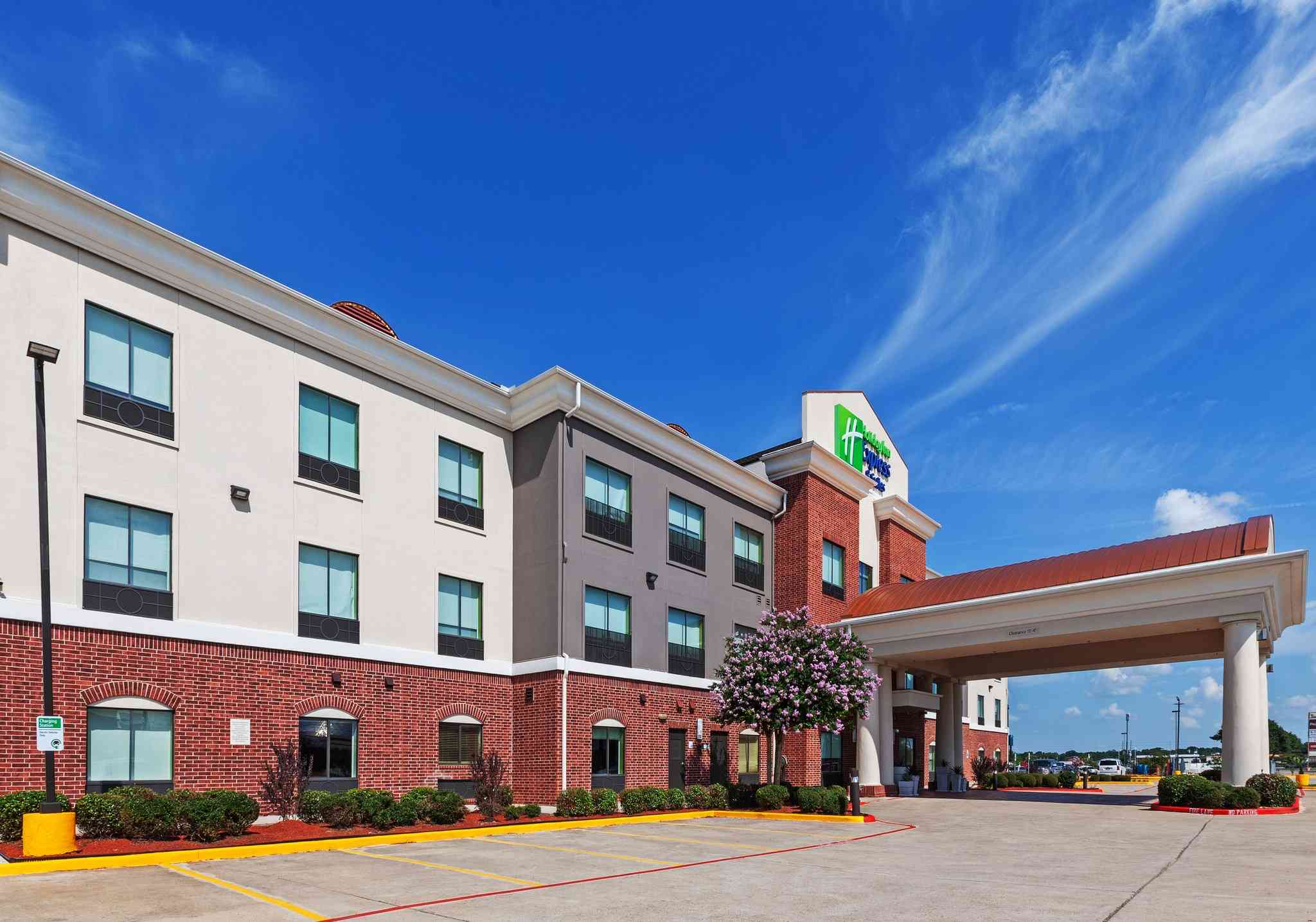 Holiday Inn Express Hotel & Suites Sealy in ซีลี, TX