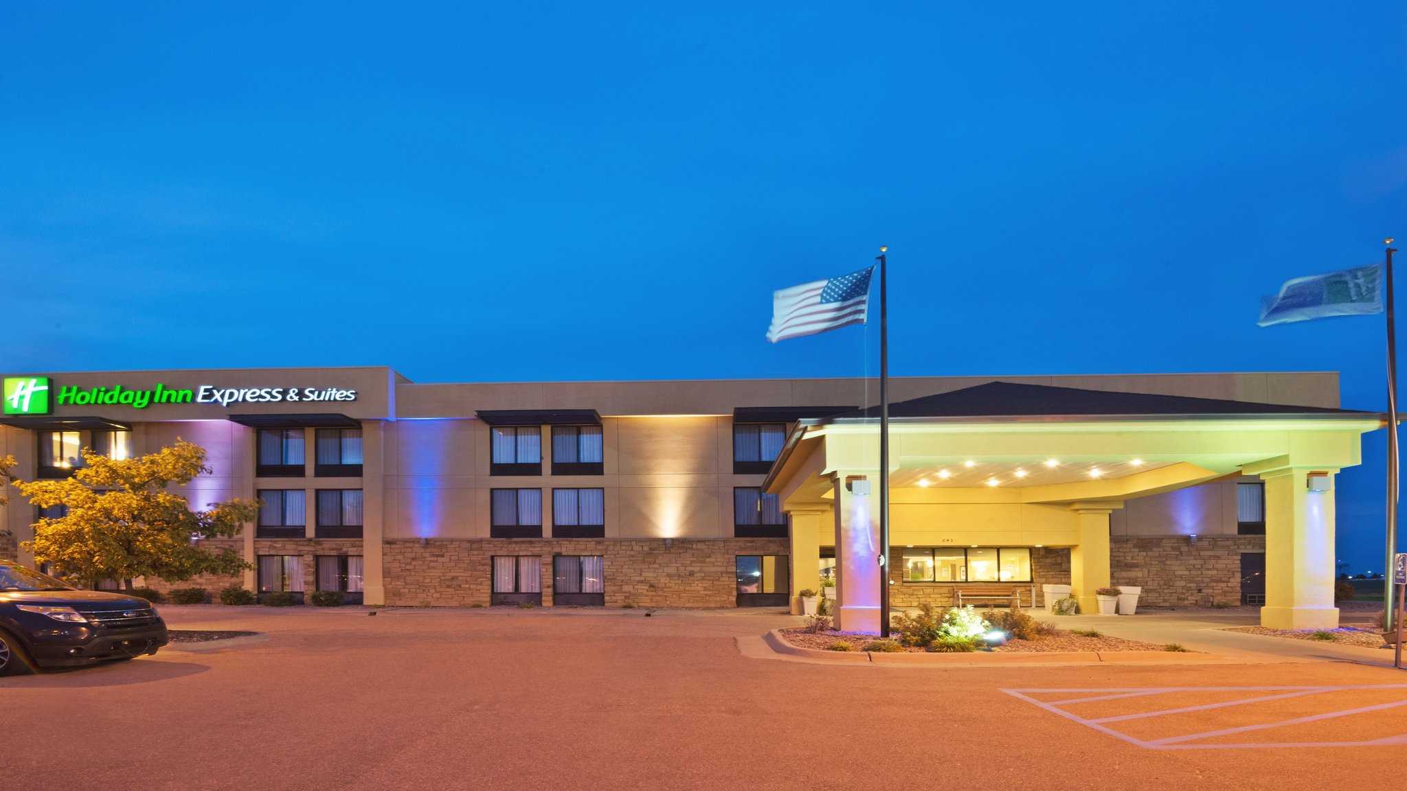Holiday Inn Express Hotel & Suites Colby в Колби, KS