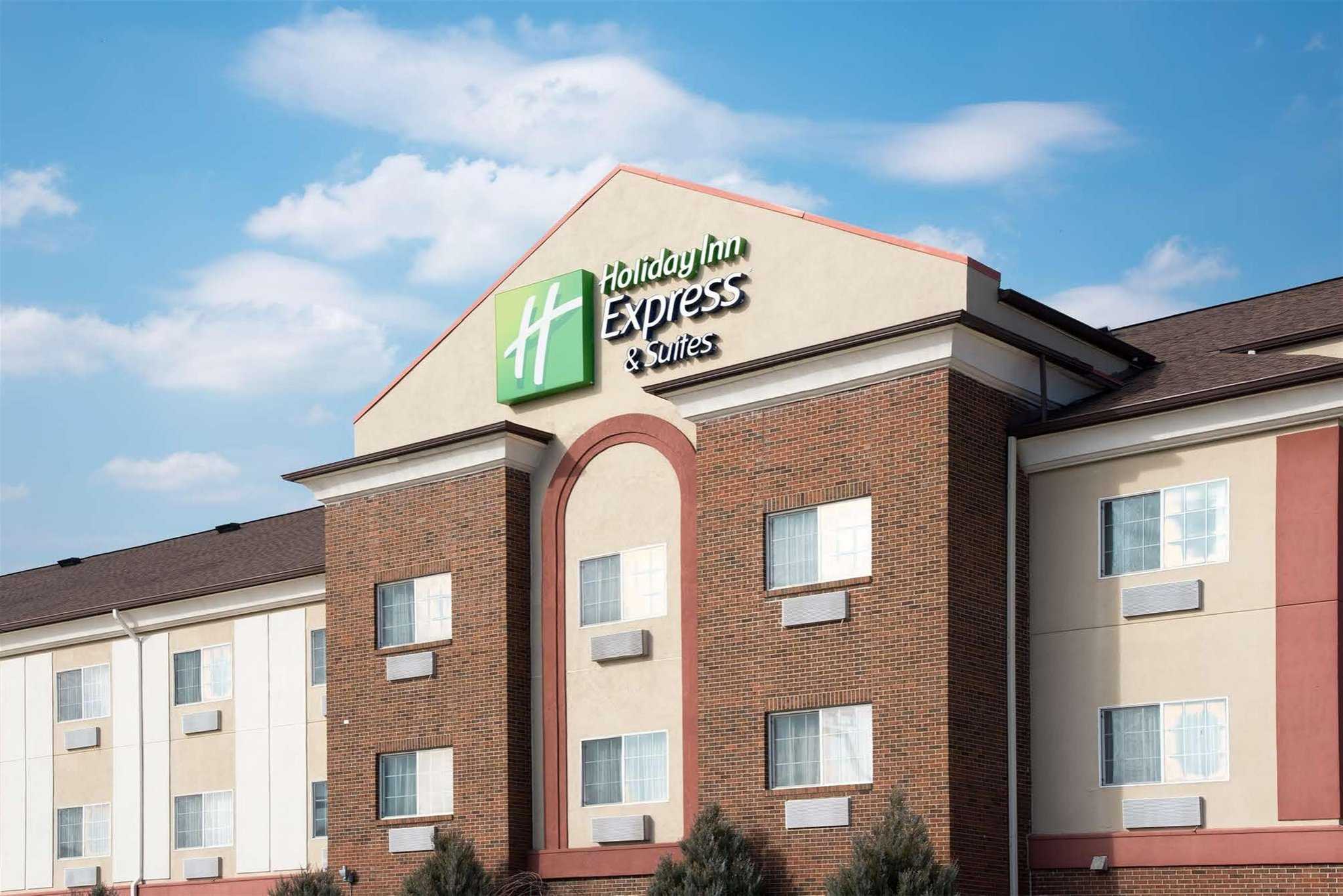 Holiday Inn Express Hotel & Suites Danville in แดนวิลล์, IL