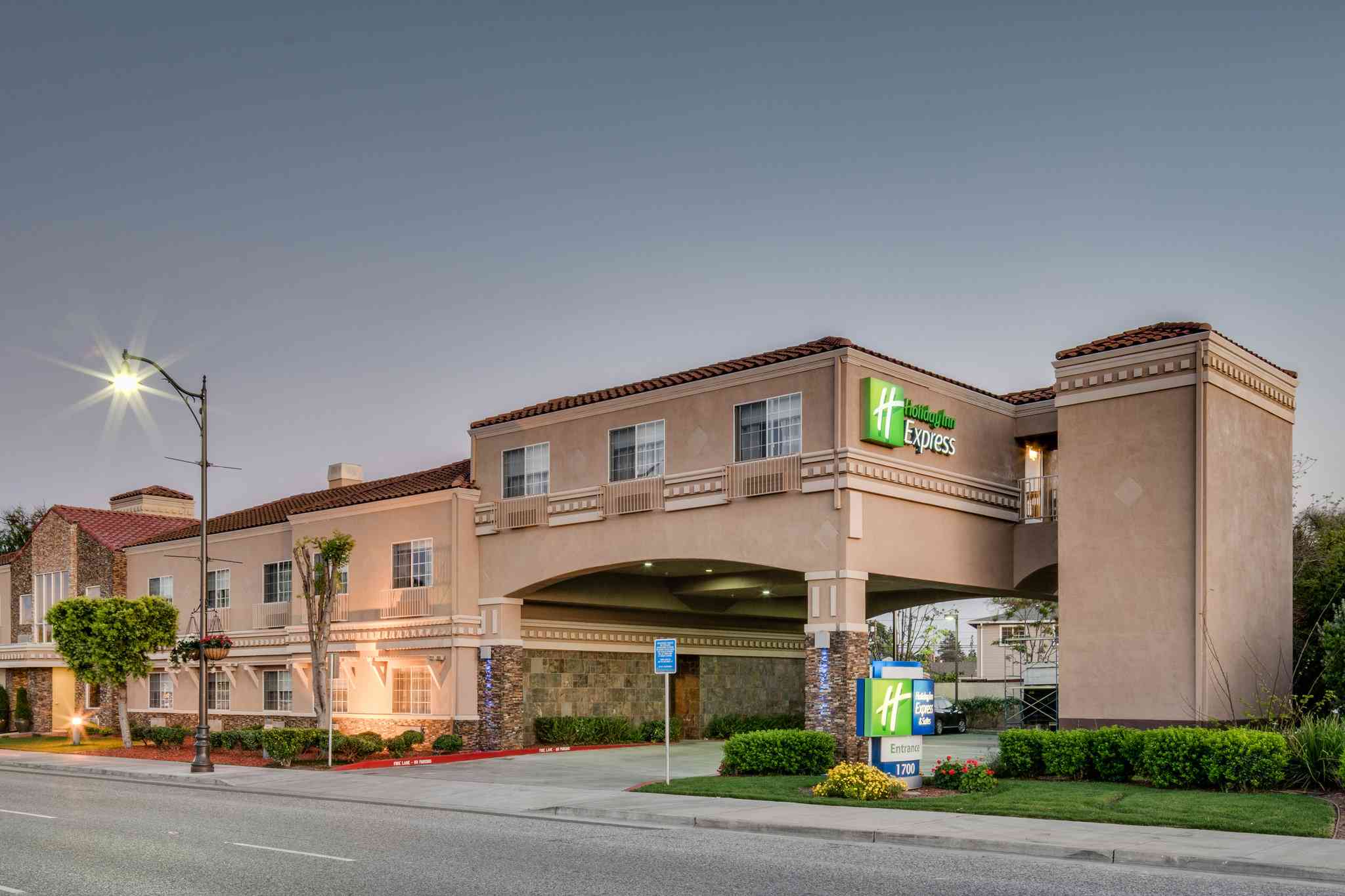 Holiday Inn Express Hotel Santa Clara in ซานตาคลารา, CA