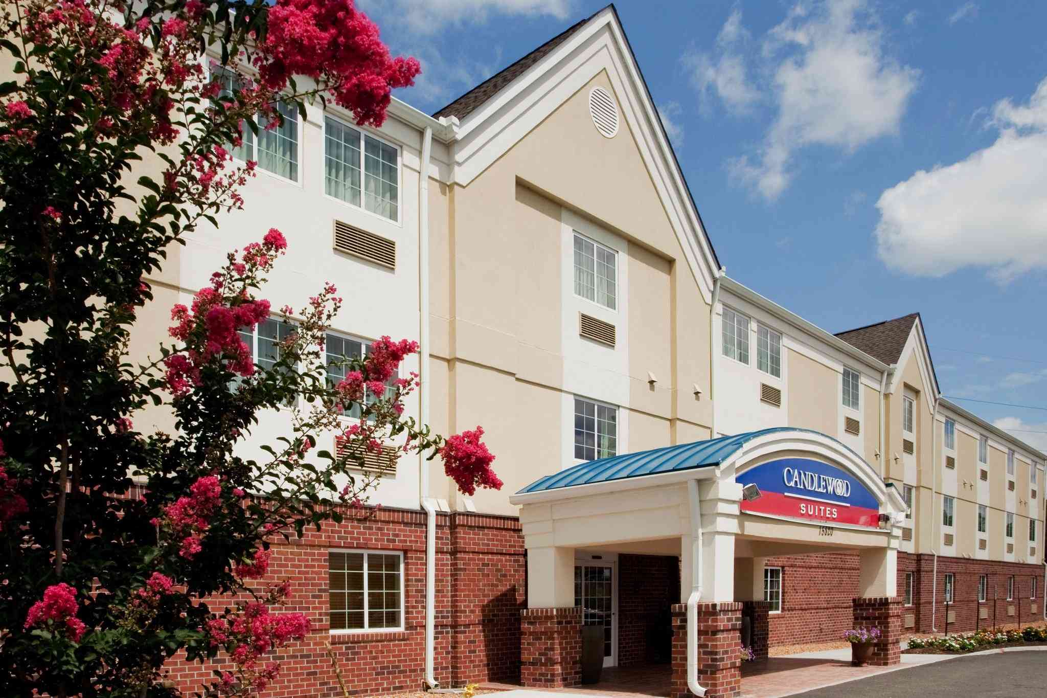 Candlewood Suites Colonial Heights-Ft Lee в Колониальные высоты, VA