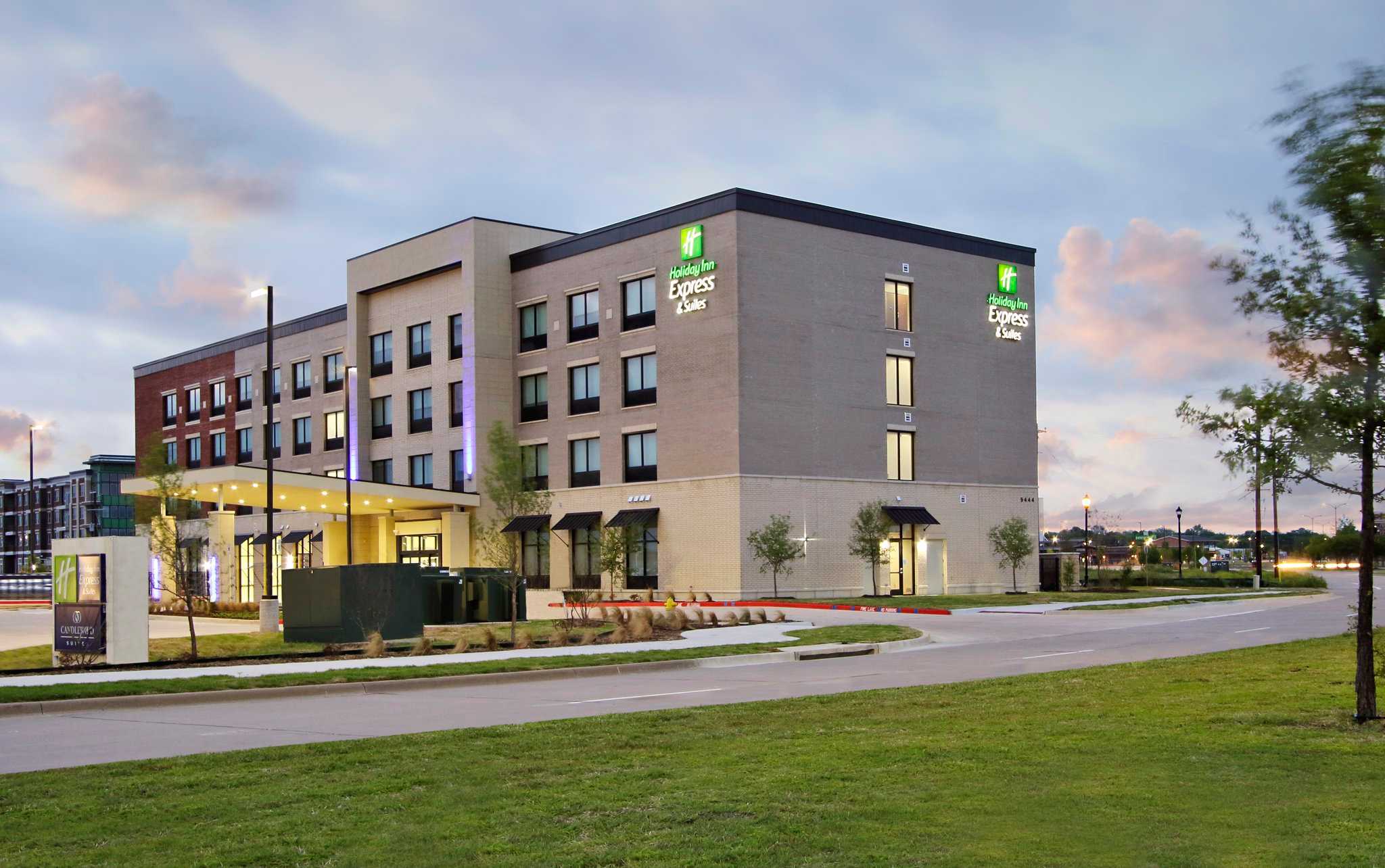 Holiday Inn Express & Suites Frisco NW в Фриско, TX