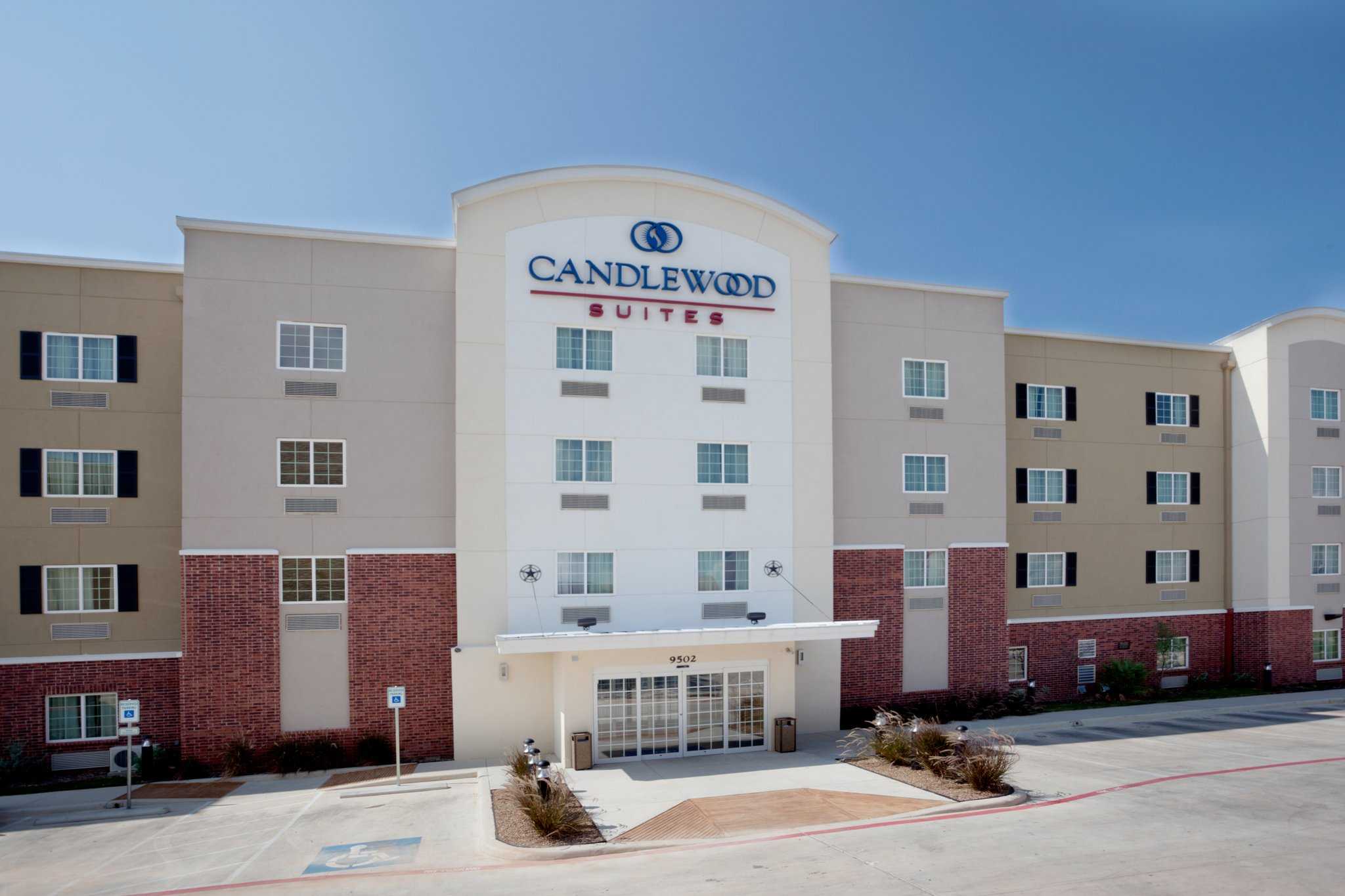 Candlewood Suites San Antonio NW Near SeaWorld в Сан-Антонио, TX