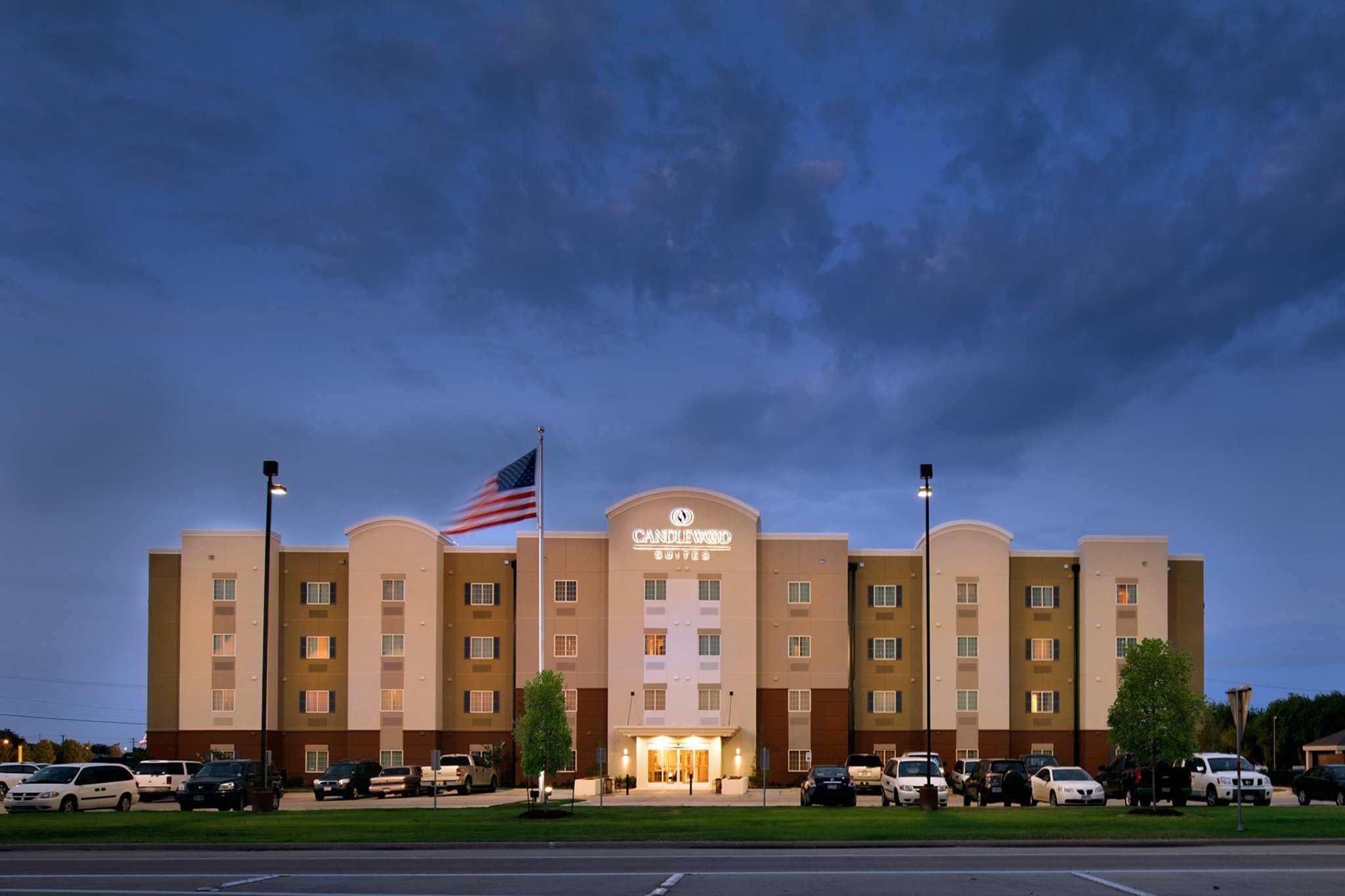Candlewood Suites West Fort Worth в Форт-Уэрт, TX
