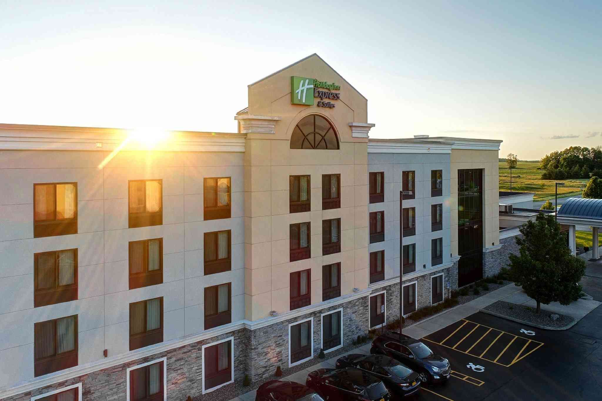 Holiday Inn Express Hotel & Suites Batavia - Darien Lake a Batavia, NY