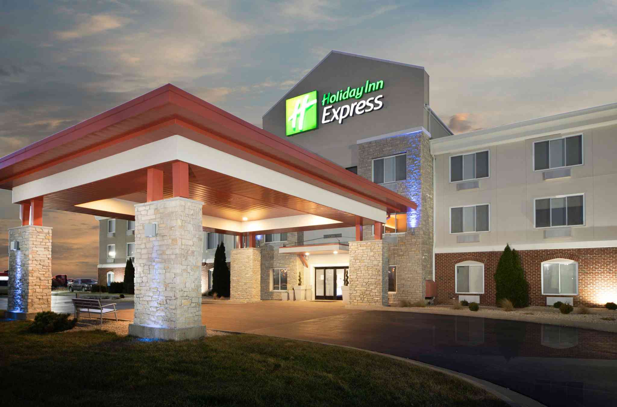 Holiday Inn Express Rochelle в Рошель, IL