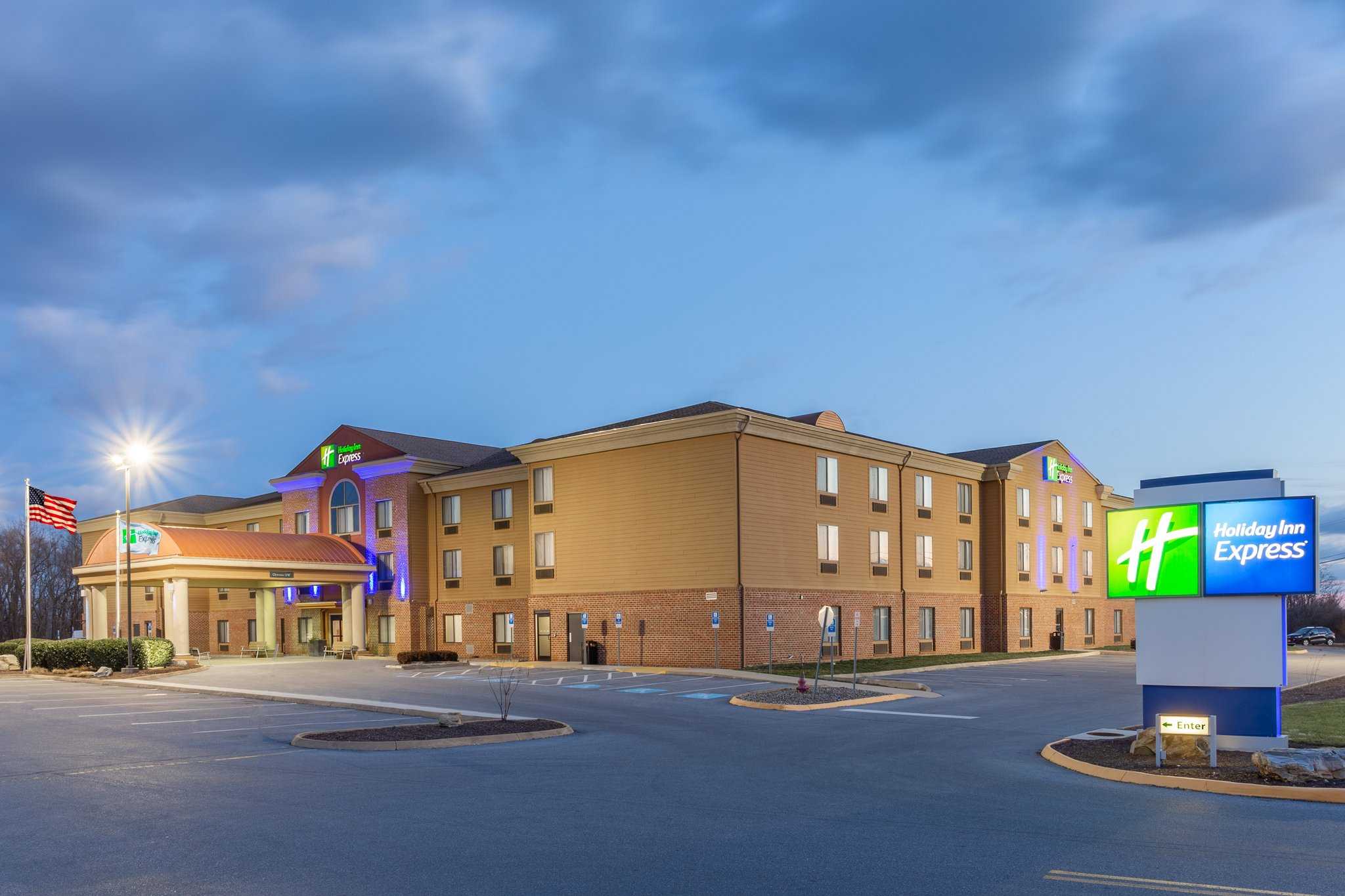 Holiday Inn Express Hotel Charles Town в Рэнсон, WV