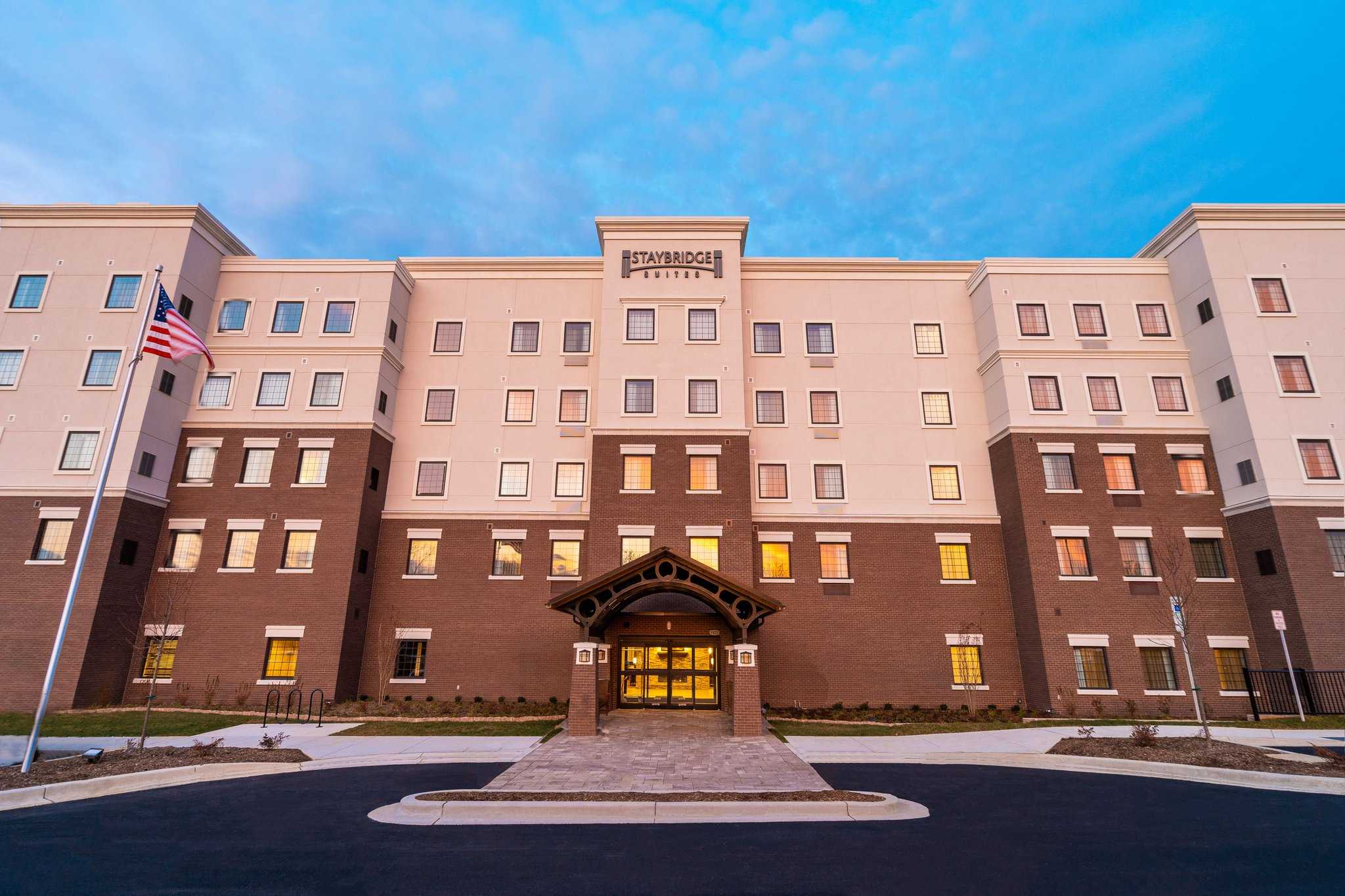 Staybridge Suites Washington DC East - Largo в Ларго, MD