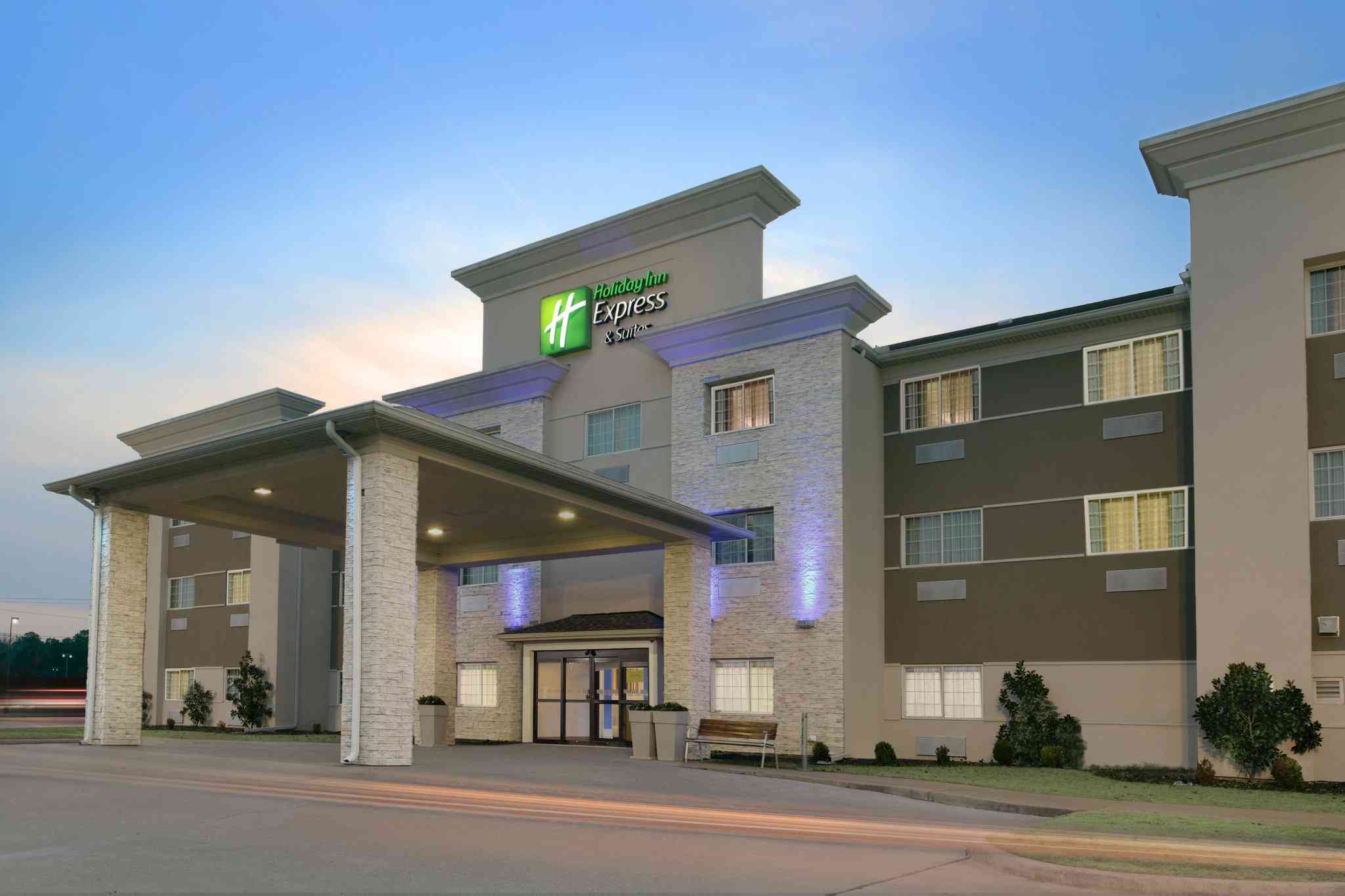Holiday Inn Express Hotel & Suites Magnolia-Lake Columbia, Manolya, AR