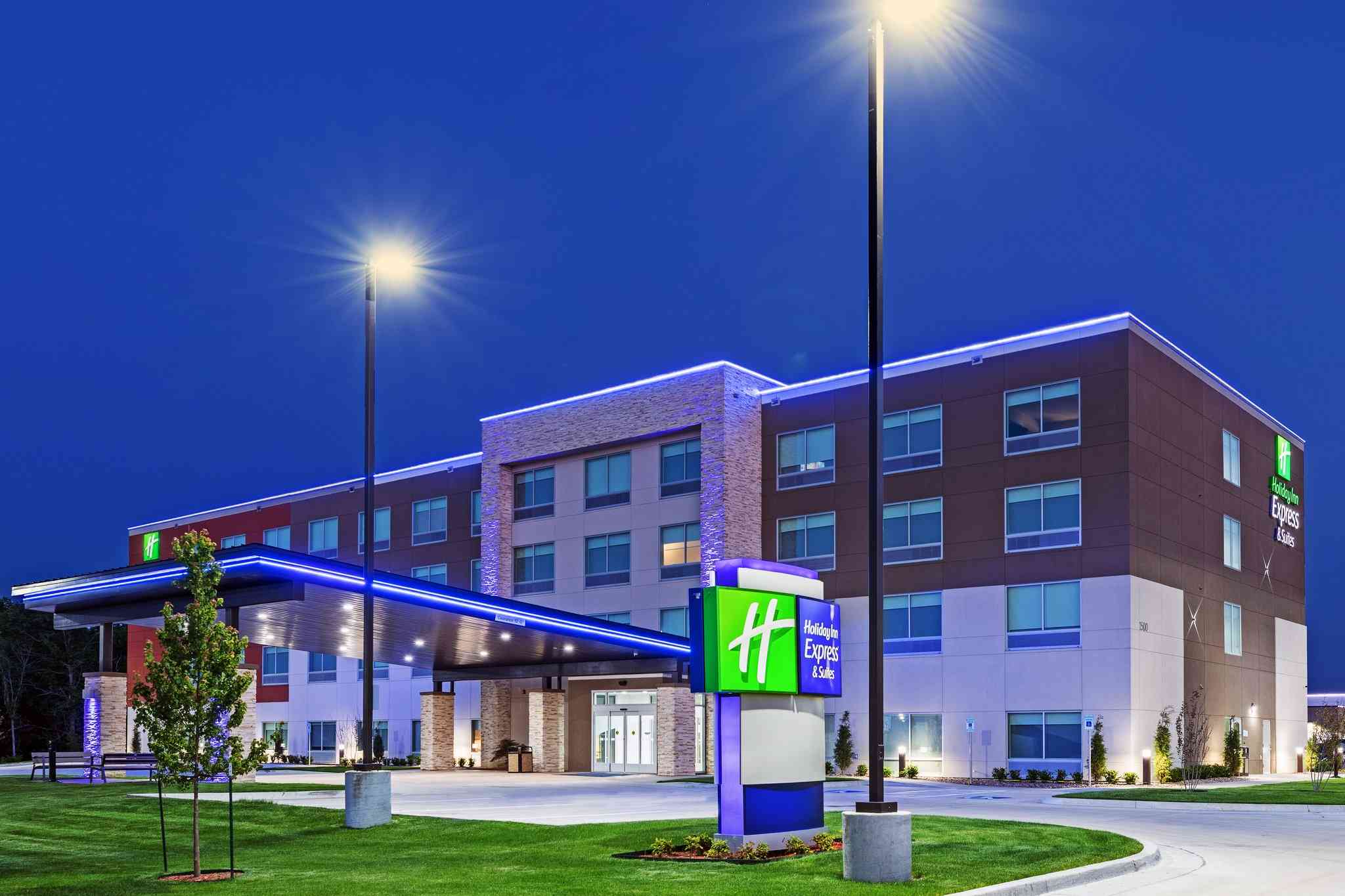 Holiday Inn Express & Suites Parsons in พาร์สันส์, KS